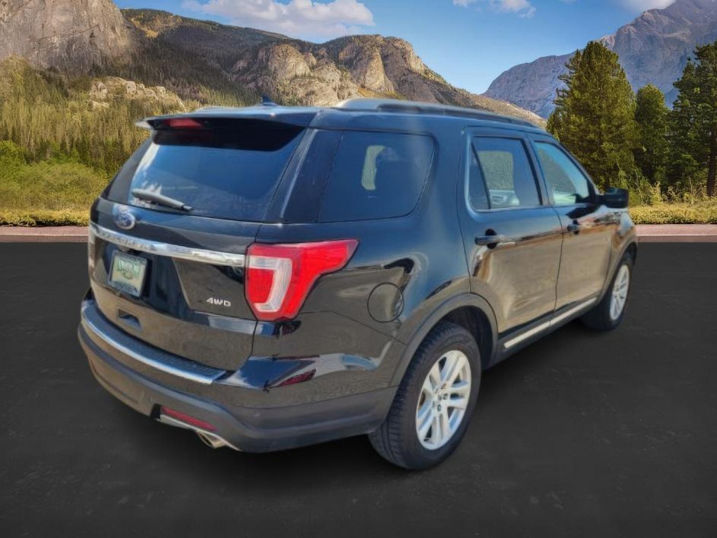2018 Shadow Black /Ebony Black Ford Explorer (1FM5K8D80JG) with an 35 ECOBOOST engine, Automatic transmission, located at 1175 N Woodruff Ave, Idaho Falls, ID, 83401, 43.506901, -111.999657 - At Timberline Auto, finding a great deal on your next vehicle is always easy! Our experienced sales staff's goal is to help find you the right vehicle at the right price! Our knowledgeable finance department has options for almost any credit score. We offer extended service contract options to prote - Photo#4