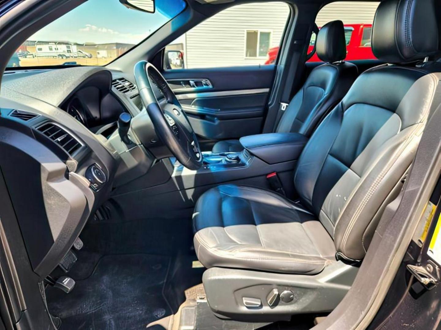 2018 Shadow Black /Ebony Black Ford Explorer (1FM5K8D80JG) with an 35 ECOBOOST engine, Automatic transmission, located at 1175 N Woodruff Ave, Idaho Falls, ID, 83401, 43.506901, -111.999657 - At Timberline Auto, finding a great deal on your next vehicle is always easy! Our experienced sales staff's goal is to help find you the right vehicle at the right price! Our knowledgeable finance department has options for almost any credit score. We offer extended service contract options to prote - Photo#10