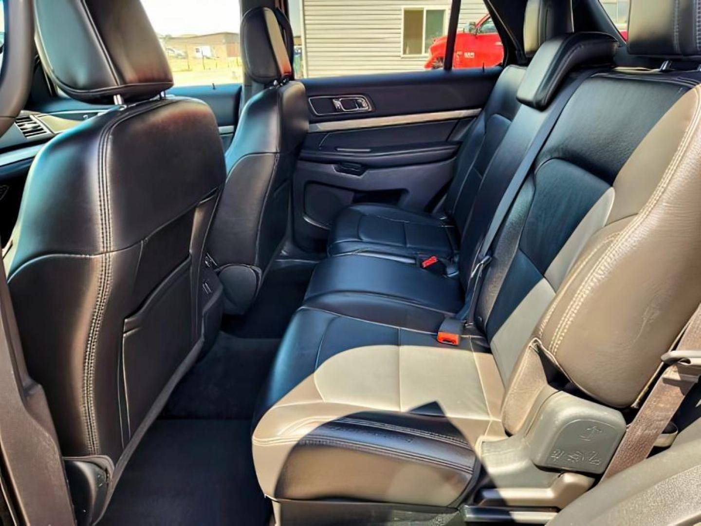 2018 Shadow Black /Ebony Black Ford Explorer (1FM5K8D80JG) with an 35 ECOBOOST engine, Automatic transmission, located at 1175 N Woodruff Ave, Idaho Falls, ID, 83401, 43.506901, -111.999657 - At Timberline Auto, finding a great deal on your next vehicle is always easy! Our experienced sales staff's goal is to help find you the right vehicle at the right price! Our knowledgeable finance department has options for almost any credit score. We offer extended service contract options to prote - Photo#11