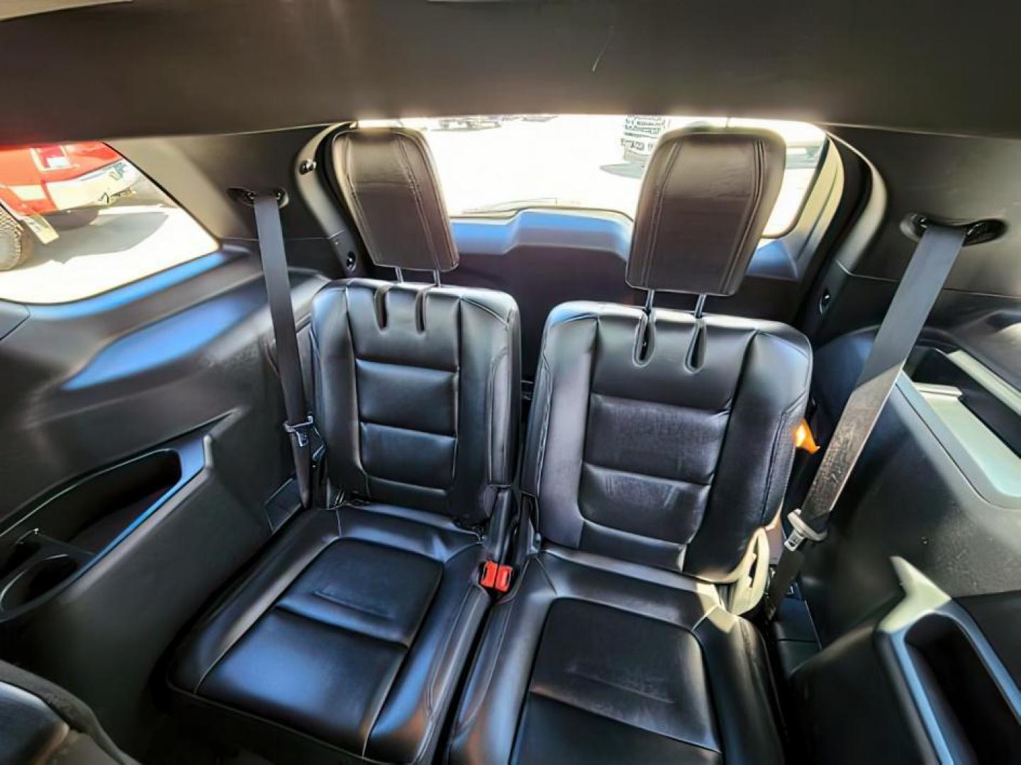 2018 Shadow Black /Ebony Black Ford Explorer (1FM5K8D80JG) with an 35 ECOBOOST engine, Automatic transmission, located at 1175 N Woodruff Ave, Idaho Falls, ID, 83401, 43.506901, -111.999657 - At Timberline Auto, finding a great deal on your next vehicle is always easy! Our experienced sales staff's goal is to help find you the right vehicle at the right price! Our knowledgeable finance department has options for almost any credit score. We offer extended service contract options to prote - Photo#12
