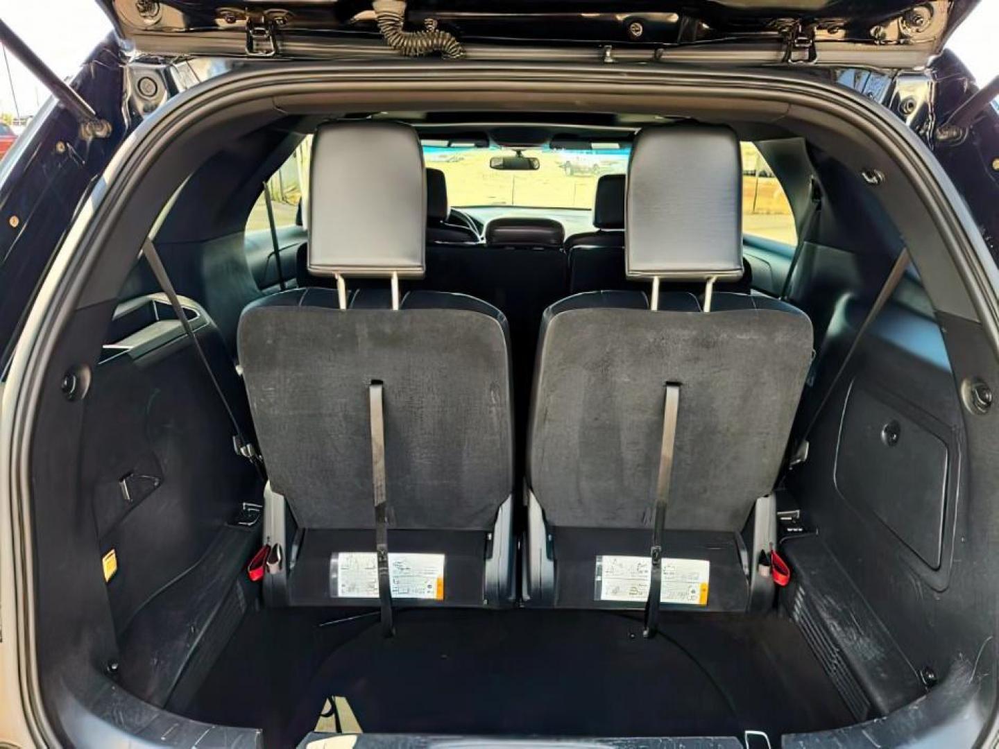 2018 Shadow Black /Ebony Black Ford Explorer (1FM5K8D80JG) with an 35 ECOBOOST engine, Automatic transmission, located at 1175 N Woodruff Ave, Idaho Falls, ID, 83401, 43.506901, -111.999657 - At Timberline Auto, finding a great deal on your next vehicle is always easy! Our experienced sales staff's goal is to help find you the right vehicle at the right price! Our knowledgeable finance department has options for almost any credit score. We offer extended service contract options to prote - Photo#13