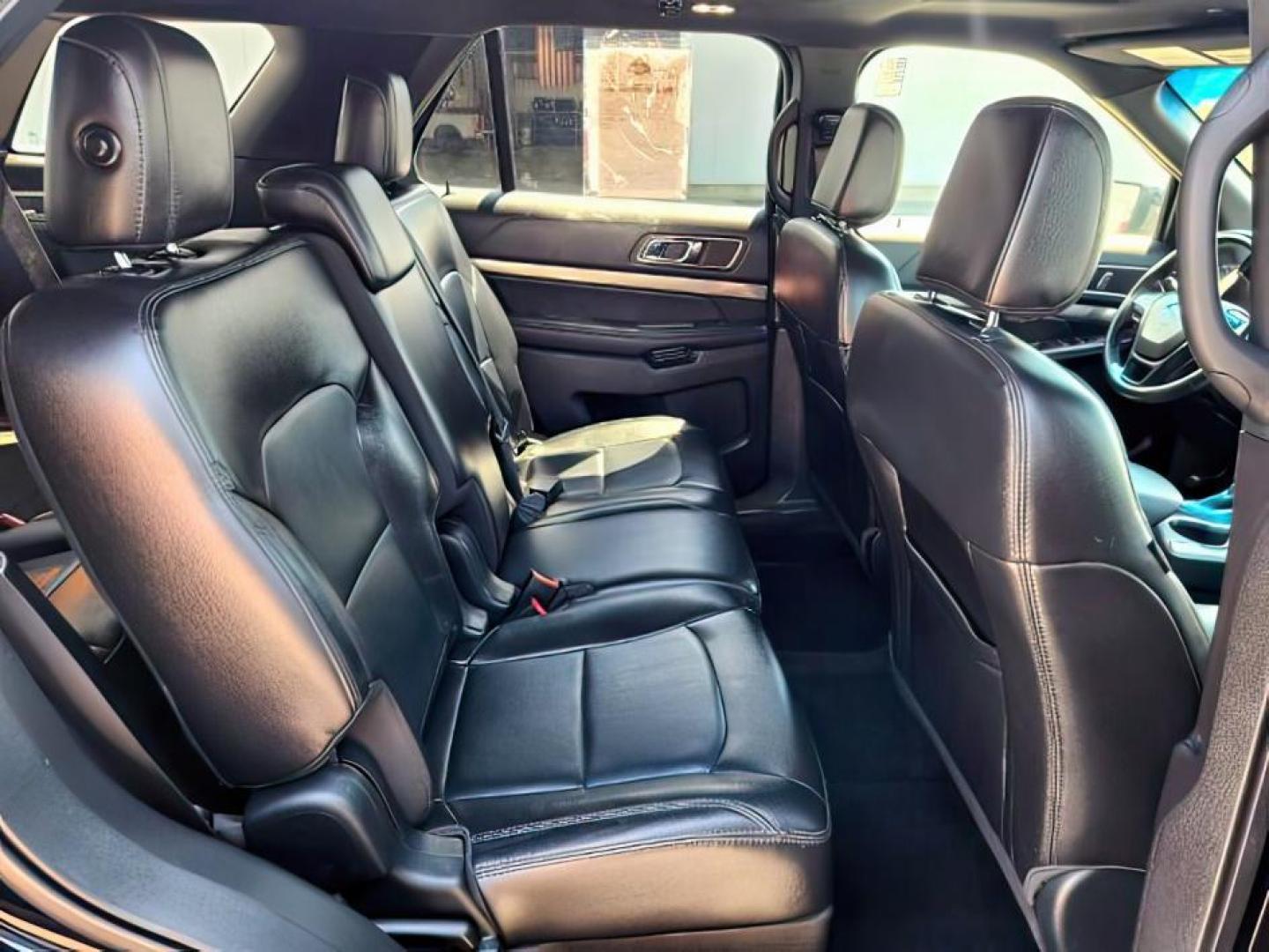 2018 Shadow Black /Ebony Black Ford Explorer (1FM5K8D80JG) with an 35 ECOBOOST engine, Automatic transmission, located at 1175 N Woodruff Ave, Idaho Falls, ID, 83401, 43.506901, -111.999657 - At Timberline Auto, finding a great deal on your next vehicle is always easy! Our experienced sales staff's goal is to help find you the right vehicle at the right price! Our knowledgeable finance department has options for almost any credit score. We offer extended service contract options to prote - Photo#15