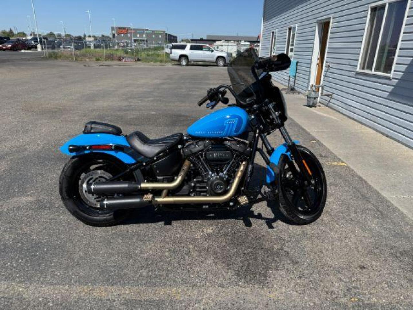 2022 BLUE Harley-Davidson FXBBS - (1HD1YYK12NB) , AUTOMATIC transmission, located at 1235 N Woodruff Ave., Idaho Falls, 83401, (208) 523-1053, 43.507172, -112.000488 - At Timberline Auto, finding a great deal on your next vehicle is always easy! Our experienced sales staff's goal is to help find you the right vehicle at the right price! Our knowledgeable finance department has options for almost any credit score. We offer extended service contract options to prote - Photo#1