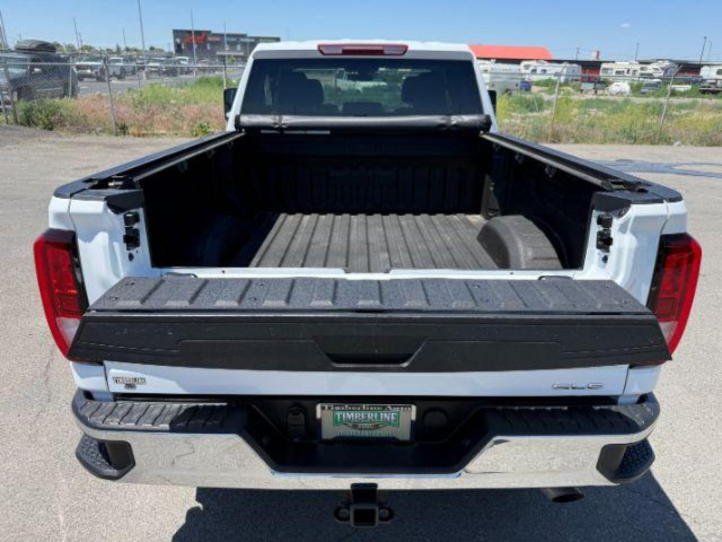 2023 WHITE /CLOTH GMC Sierra 2500HD SLE (1GT59ME77PF) with an 6.6 engine, AUTOMATIC transmission, located at 1235 N Woodruff Ave., Idaho Falls, 83401, (208) 523-1053, 43.507172, -112.000488 - At Timberline Auto, finding a great deal on your next vehicle is always easy! Our experienced sales staff's goal is to help find you the right vehicle at the right price! Our knowledgeable finance department has options for almost any credit score. We offer extended service contract options to prote - Photo#29