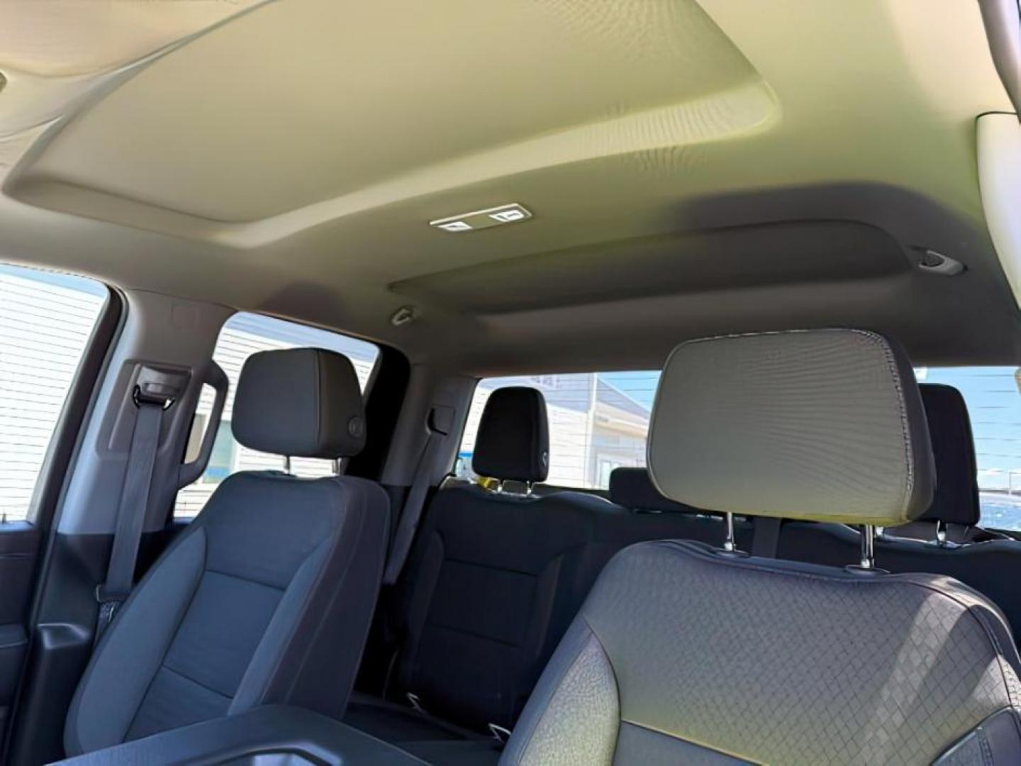 2023 WHITE /CLOTH GMC Sierra 2500HD SLE (1GT59ME77PF) with an 6.6 engine, AUTOMATIC transmission, located at 1235 N Woodruff Ave., Idaho Falls, 83401, (208) 523-1053, 43.507172, -112.000488 - At Timberline Auto, finding a great deal on your next vehicle is always easy! Our experienced sales staff's goal is to help find you the right vehicle at the right price! Our knowledgeable finance department has options for almost any credit score. We offer extended service contract options to prote - Photo#18