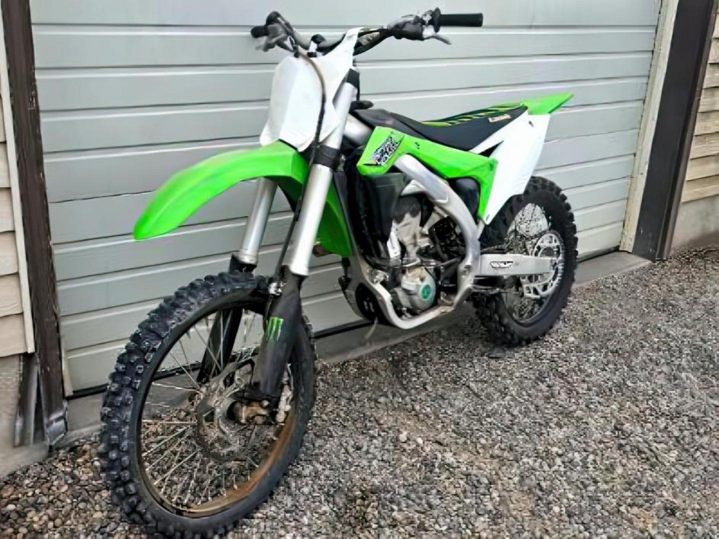 2017 GREEN KAWASAKI KX450 MB (JKAKXGHC2HA) , AUTOMATIC transmission, located at 1235 N Woodruff Ave., Idaho Falls, 83401, (208) 523-1053, 43.507172, -112.000488 - At Timberline Auto, finding a great deal on your next vehicle is always easy! Our experienced sales staff's goal is to help find you the right vehicle at the right price! Our knowledgeable finance department has options for almost any credit score. We offer extended service contract options to prote - Photo#0