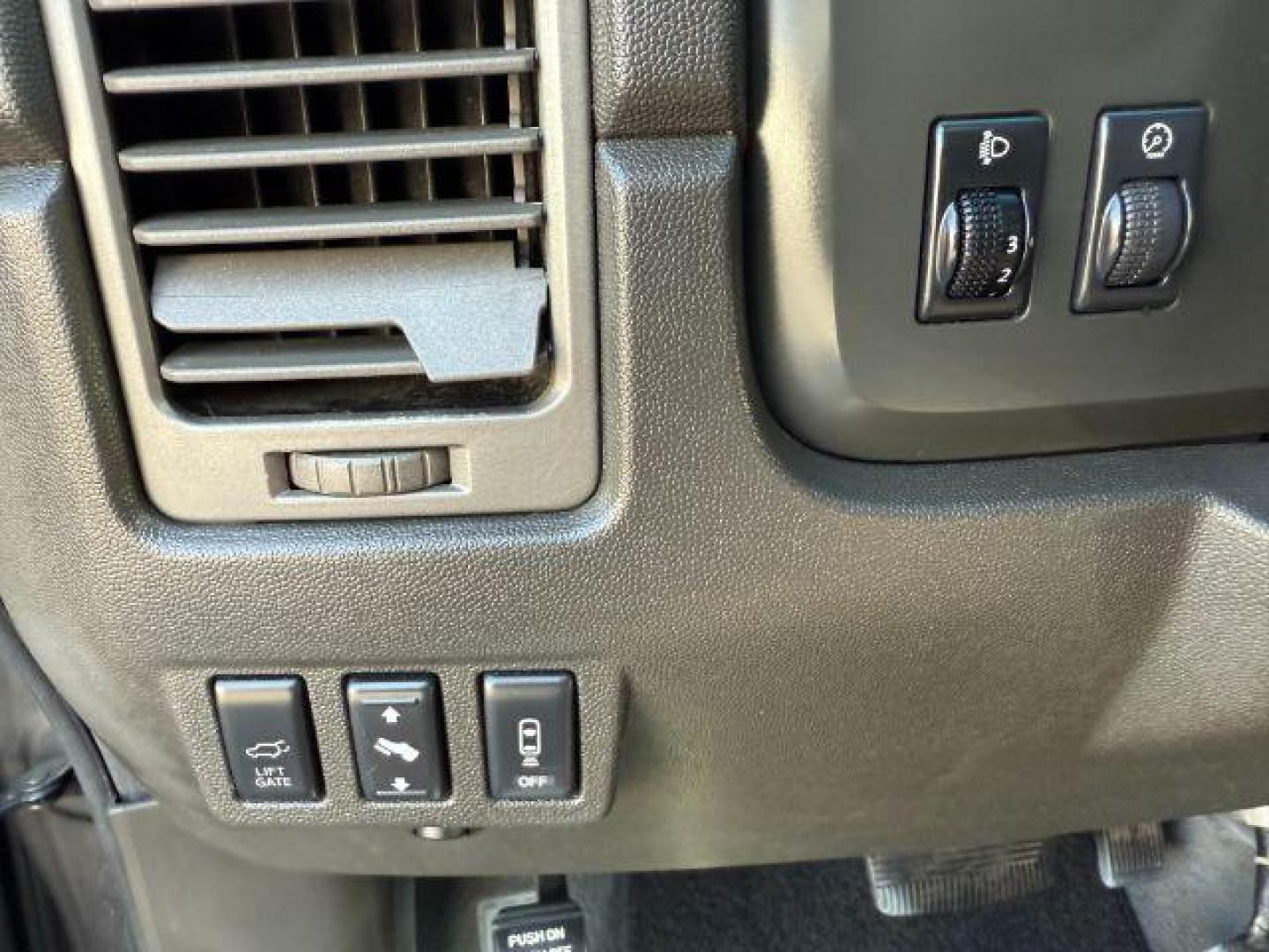2005 SILVER /CLOTH Infiniti QX56 (5N3AA08C45N) with an 56 engine, Automatic transmission, located at 1175 N Woodruff Ave, Idaho Falls, ID, 83401, 43.506901, -111.999657 - Photo#42