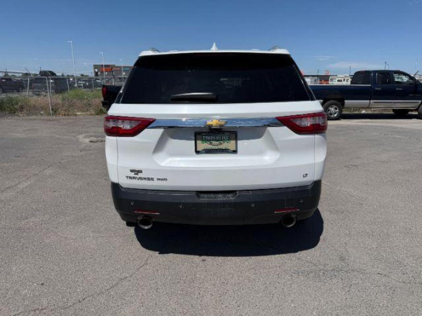 2018 Summit White /Dark Atmosphere/Medium Ash Gray Chevrolet Traverse (1GNEVHKW7JJ) with an 36L V-6 gasoline direct injection engine, Automatic transmission, located at 1175 N Woodruff Ave, Idaho Falls, ID, 83401, 43.506901, -111.999657 - At Timberline Auto, finding a great deal on your next vehicle is always easy! Our experienced sales staff's goal is to help find you the right vehicle at the right price! Our knowledgeable finance department has options for almost any credit score. We offer extended service contract options to prote - Photo#28