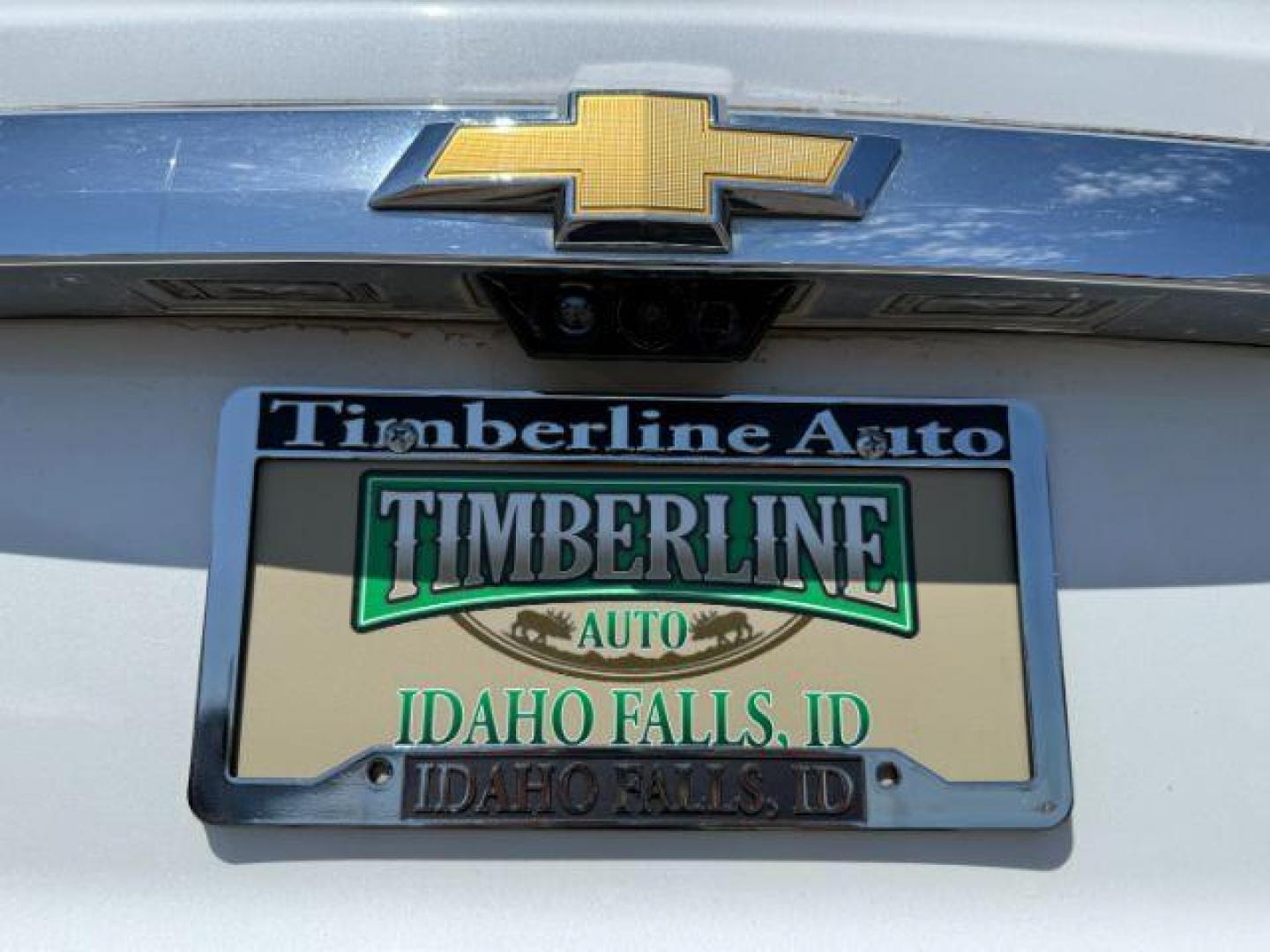 2018 Summit White /Dark Atmosphere/Medium Ash Gray Chevrolet Traverse (1GNEVHKW7JJ) with an 36L V-6 gasoline direct injection engine, Automatic transmission, located at 1175 N Woodruff Ave, Idaho Falls, ID, 83401, 43.506901, -111.999657 - At Timberline Auto, finding a great deal on your next vehicle is always easy! Our experienced sales staff's goal is to help find you the right vehicle at the right price! Our knowledgeable finance department has options for almost any credit score. We offer extended service contract options to prote - Photo#29