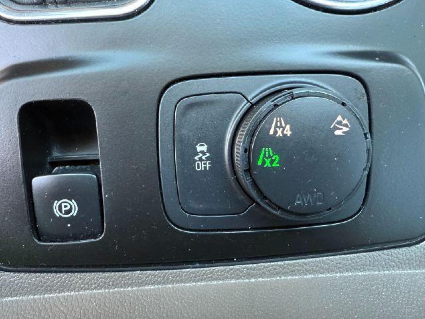 2018 Summit White /Dark Atmosphere/Medium Ash Gray Chevrolet Traverse (1GNEVHKW7JJ) with an 36L V-6 gasoline direct injection engine, Automatic transmission, located at 1175 N Woodruff Ave, Idaho Falls, ID, 83401, 43.506901, -111.999657 - At Timberline Auto, finding a great deal on your next vehicle is always easy! Our experienced sales staff's goal is to help find you the right vehicle at the right price! Our knowledgeable finance department has options for almost any credit score. We offer extended service contract options to prote - Photo#41