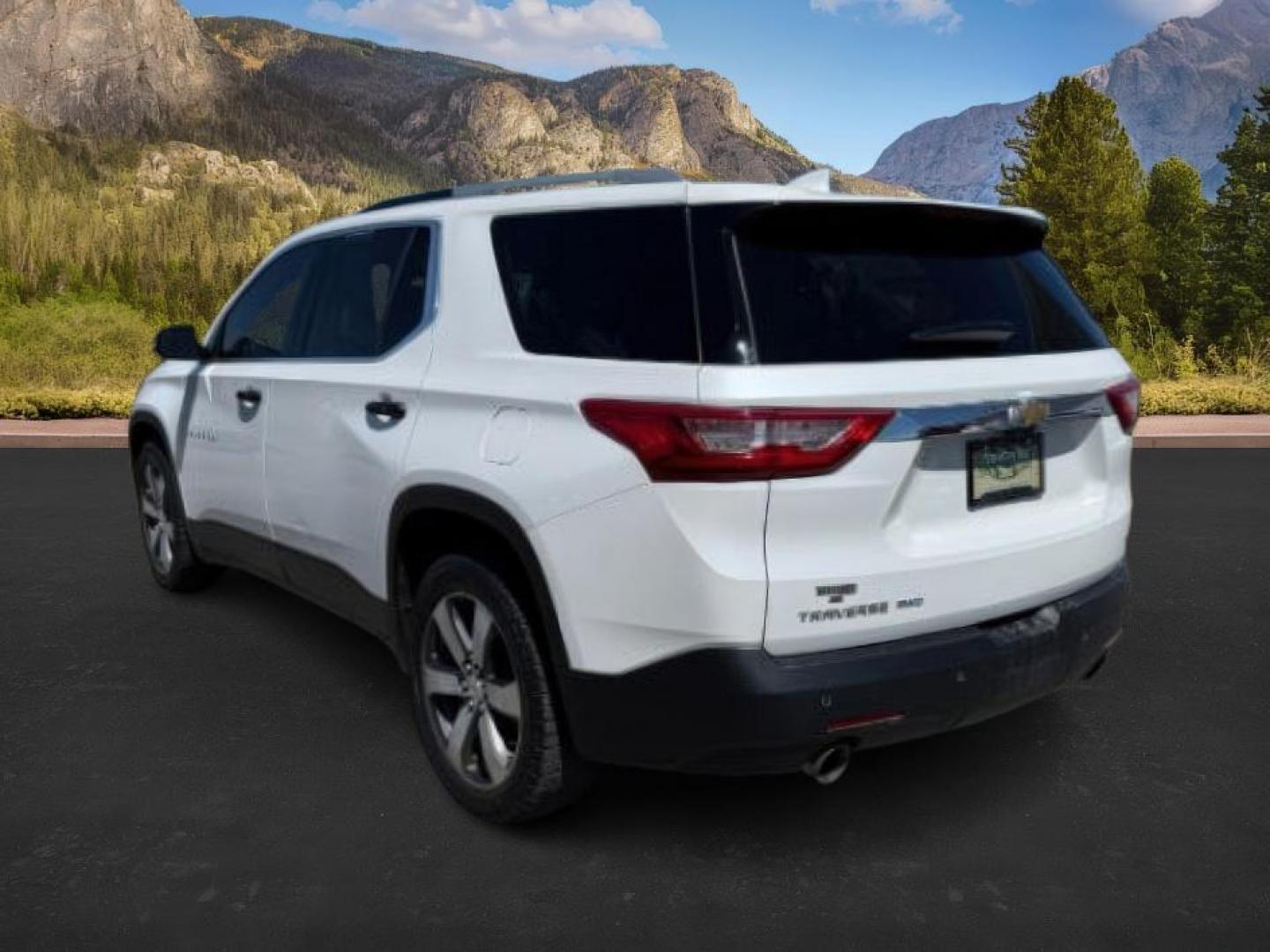 2018 Summit White /Dark Atmosphere/Medium Ash Gray Chevrolet Traverse (1GNEVHKW7JJ) with an 36L V-6 gasoline direct injection engine, Automatic transmission, located at 1175 N Woodruff Ave, Idaho Falls, ID, 83401, 43.506901, -111.999657 - At Timberline Auto, finding a great deal on your next vehicle is always easy! Our experienced sales staff's goal is to help find you the right vehicle at the right price! Our knowledgeable finance department has options for almost any credit score. We offer extended service contract options to prote - Photo#2