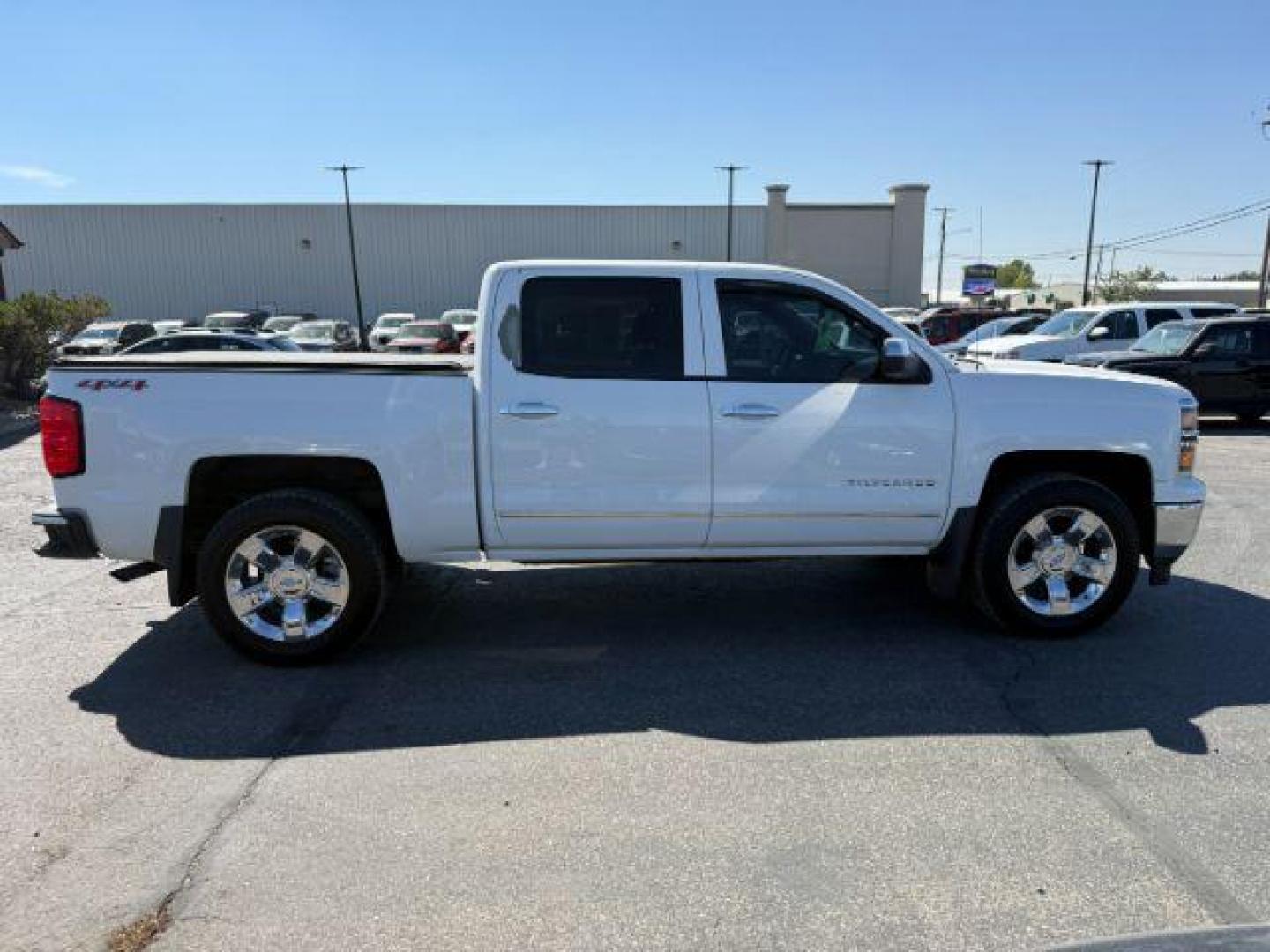 2014 White Diamond Tricoat /Jet Black Chevrolet Silverado 1500 (3GCUKSEC2EG) with an EcoTec3 53L V-8 gasoline direct injection engine, Automatic transmission, located at 1175 N Woodruff Ave, Idaho Falls, ID, 83401, 43.506901, -111.999657 - At Timberline Auto, finding a great deal on your next vehicle is always easy! Our experienced sales staff's goal is to help find you the right vehicle at the right price! Our knowledgeable finance department has options for almost any credit score. We offer extended service contract options to prote - Photo#27