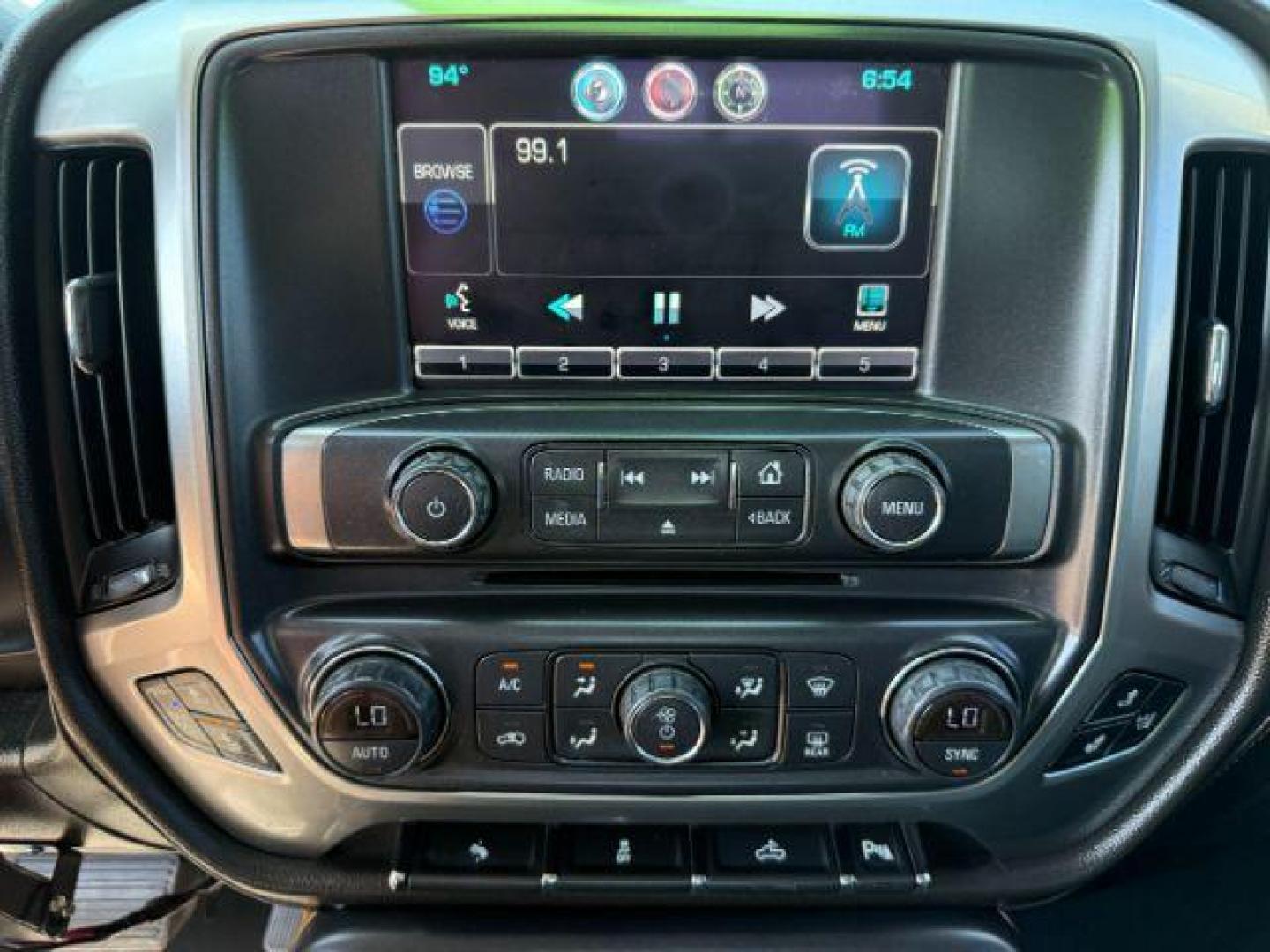 2014 White Diamond Tricoat /Jet Black Chevrolet Silverado 1500 (3GCUKSEC2EG) with an EcoTec3 53L V-8 gasoline direct injection engine, Automatic transmission, located at 1175 N Woodruff Ave, Idaho Falls, ID, 83401, 43.506901, -111.999657 - At Timberline Auto, finding a great deal on your next vehicle is always easy! Our experienced sales staff's goal is to help find you the right vehicle at the right price! Our knowledgeable finance department has options for almost any credit score. We offer extended service contract options to prote - Photo#35