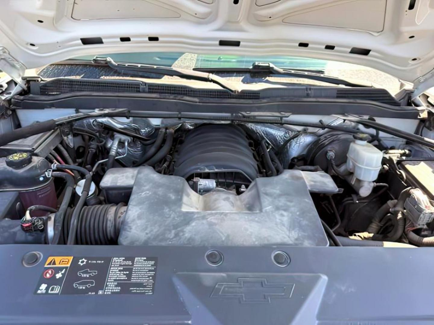 2014 White Diamond Tricoat /Jet Black Chevrolet Silverado 1500 (3GCUKSEC2EG) with an EcoTec3 53L V-8 gasoline direct injection engine, Automatic transmission, located at 1175 N Woodruff Ave, Idaho Falls, ID, 83401, 43.506901, -111.999657 - At Timberline Auto, finding a great deal on your next vehicle is always easy! Our experienced sales staff's goal is to help find you the right vehicle at the right price! Our knowledgeable finance department has options for almost any credit score. We offer extended service contract options to prote - Photo#20