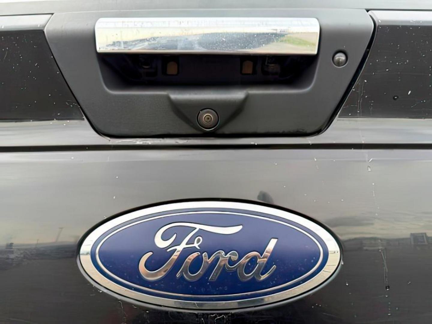 2020 Agate Black Metallic /Medium Earth Gray Ford F-150 (1FTEW1E51LK) with an 5L V-8 portdirect injection engine, Automatic transmission, located at 1175 N Woodruff Ave, Idaho Falls, ID, 83401, 43.506901, -111.999657 - At Timberline Auto, finding a great deal on your next vehicle is always easy! Our experienced sales staff's goal is to help find you the right vehicle at the right price! Our knowledgeable finance department has options for almost any credit score. We offer extended service contract options to prote - Photo#4