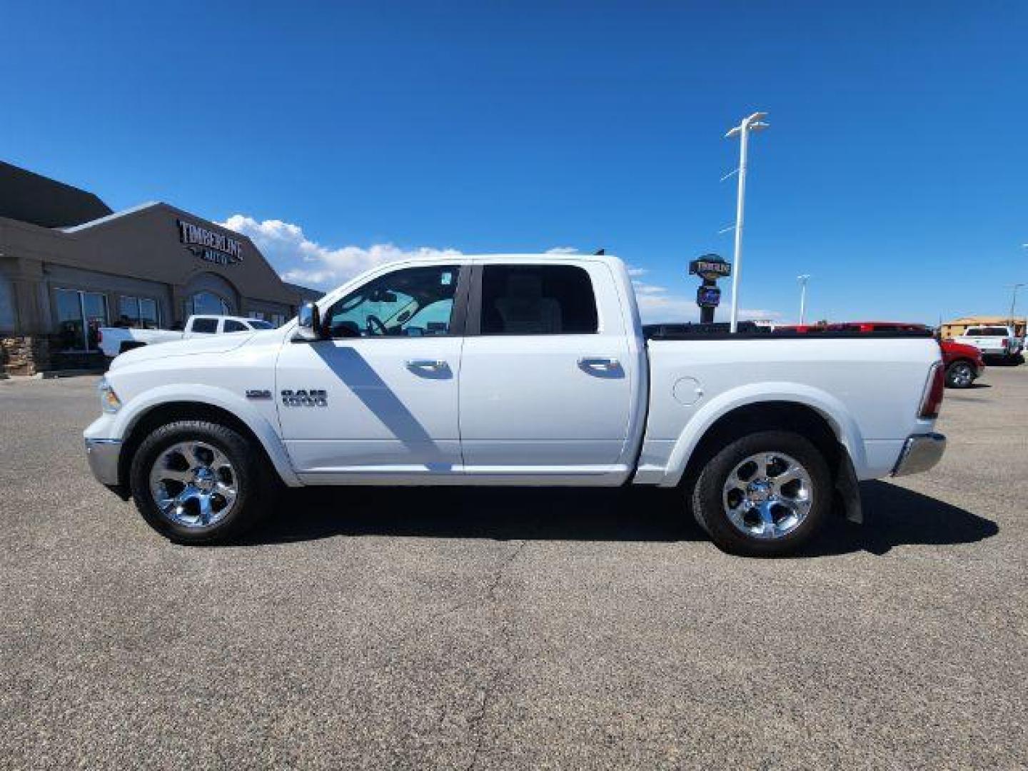 2018 Pearl White /Black Ram 1500 (1C6RR7NT1JS) with an HEMI 57L V-8 variable valve control engine, Automatic transmission, located at 1175 N Woodruff Ave, Idaho Falls, ID, 83401, 43.506901, -111.999657 - At Timberline Auto, finding a great deal on your next vehicle is always easy! Our experienced sales staff's goal is to help find you the right vehicle at the right price! Our knowledgeable finance department has options for almost any credit score. We offer extended service contract options to prote - Photo#28