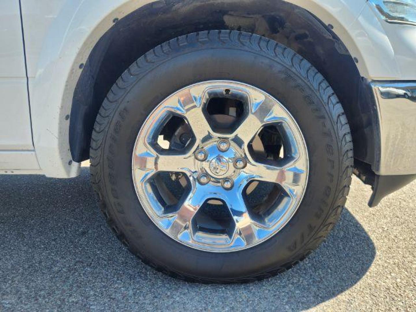 2018 Pearl White /Black Ram 1500 (1C6RR7NT1JS) with an HEMI 57L V-8 variable valve control engine, Automatic transmission, located at 1175 N Woodruff Ave, Idaho Falls, ID, 83401, 43.506901, -111.999657 - At Timberline Auto, finding a great deal on your next vehicle is always easy! Our experienced sales staff's goal is to help find you the right vehicle at the right price! Our knowledgeable finance department has options for almost any credit score. We offer extended service contract options to prote - Photo#37