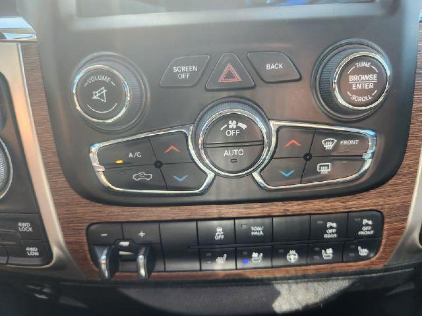2018 Pearl White /Black Ram 1500 (1C6RR7NT1JS) with an HEMI 57L V-8 variable valve control engine, Automatic transmission, located at 1175 N Woodruff Ave, Idaho Falls, ID, 83401, 43.506901, -111.999657 - At Timberline Auto, finding a great deal on your next vehicle is always easy! Our experienced sales staff's goal is to help find you the right vehicle at the right price! Our knowledgeable finance department has options for almost any credit score. We offer extended service contract options to prote - Photo#49