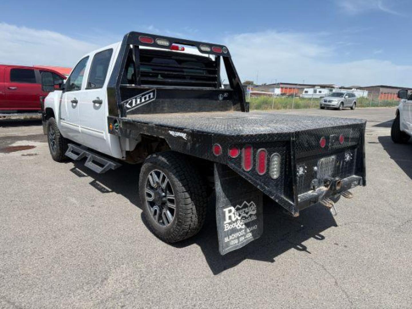 2014 Summit White /Ebony Chevrolet Silverado 2500HD (1GC1KXC84EF) with an Duramax 66L V-8 diesel direct injection engine, Automatic transmission, located at 1175 N Woodruff Ave, Idaho Falls, ID, 83401, 43.506901, -111.999657 - At Timberline Auto, finding a great deal on your next vehicle is always easy! Our experienced sales staff's goal is to help find you the right vehicle at the right price! Our knowledgeable finance department has options for almost any credit score. We offer extended service contract options to prote - Photo#2