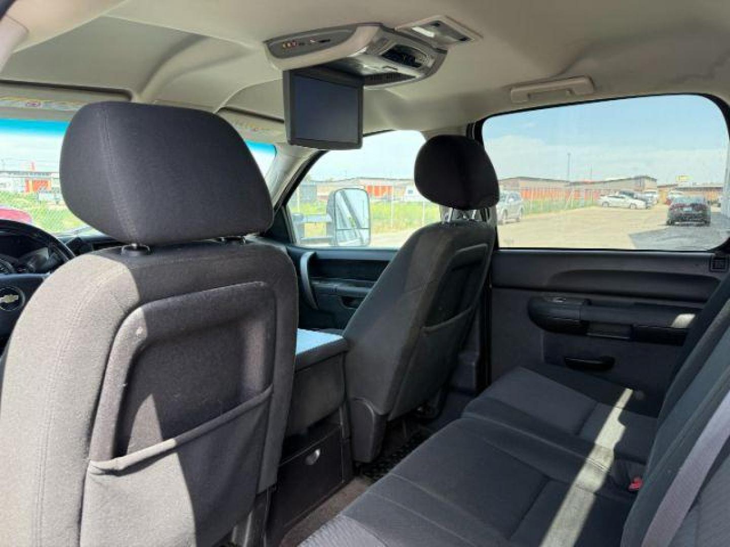 2014 Summit White /Ebony Chevrolet Silverado 2500HD (1GC1KXC84EF) with an Duramax 66L V-8 diesel direct injection engine, Automatic transmission, located at 1175 N Woodruff Ave, Idaho Falls, ID, 83401, 43.506901, -111.999657 - At Timberline Auto, finding a great deal on your next vehicle is always easy! Our experienced sales staff's goal is to help find you the right vehicle at the right price! Our knowledgeable finance department has options for almost any credit score. We offer extended service contract options to prote - Photo#17