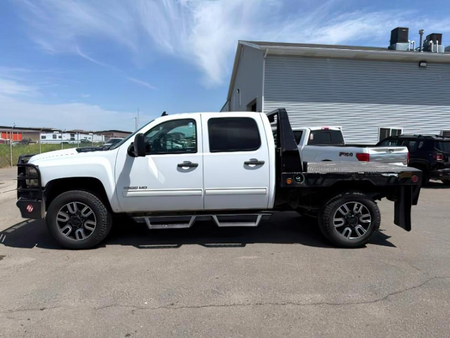 2014 Summit White /Ebony Chevrolet Silverado 2500HD LT (1GC1KXC84EF) with an Duramax 6.6L V-8 diesel direct injection engine, AUTOMATIC transmission, located at 1235 N Woodruff Ave., Idaho Falls, 83401, (208) 523-1053, 43.507172, -112.000488 - Photo#1