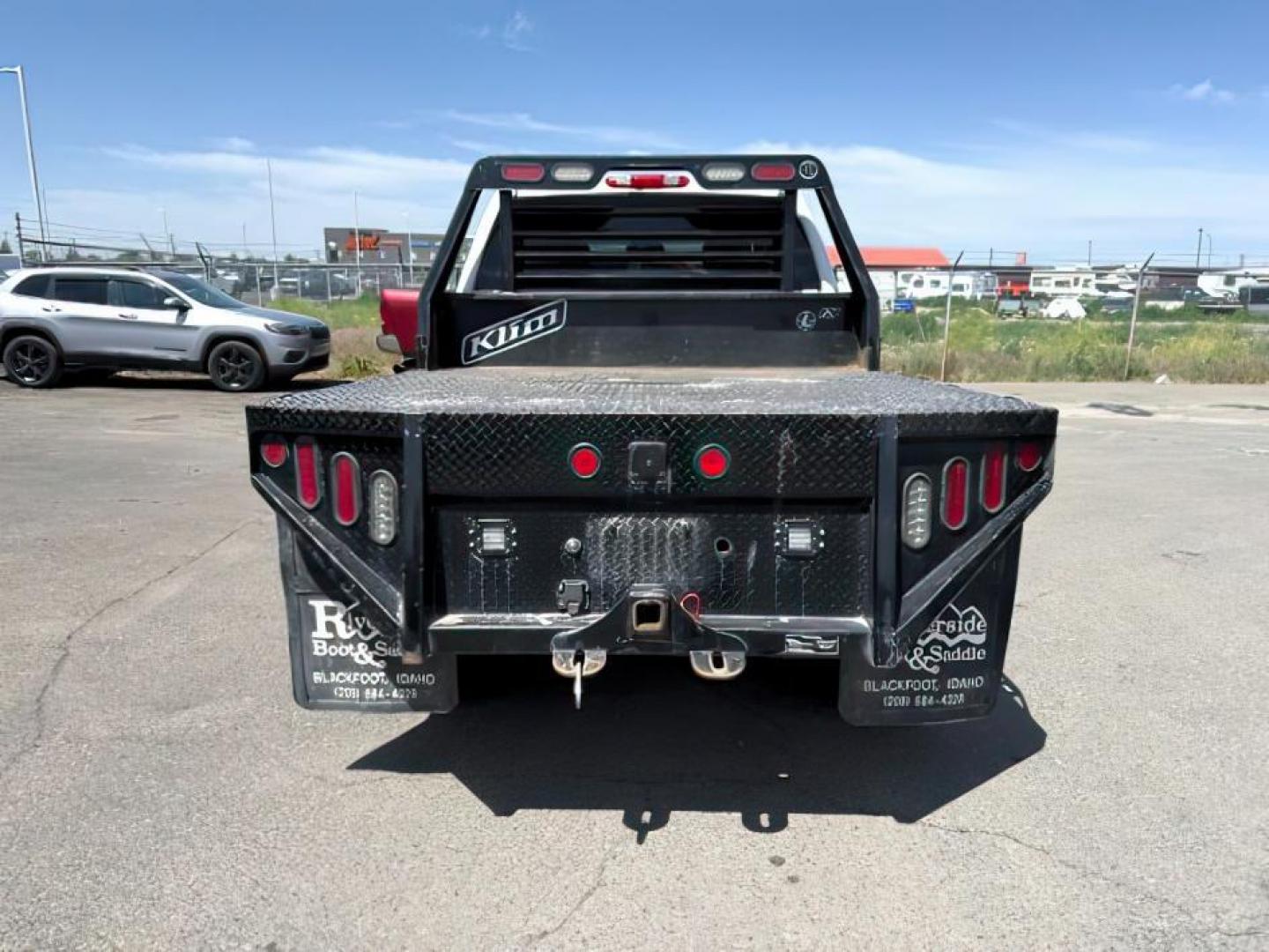 2014 Summit White /Ebony Chevrolet Silverado 2500HD LT (1GC1KXC84EF) with an Duramax 6.6L V-8 diesel direct injection engine, AUTOMATIC transmission, located at 1235 N Woodruff Ave., Idaho Falls, 83401, (208) 523-1053, 43.507172, -112.000488 - Photo#3