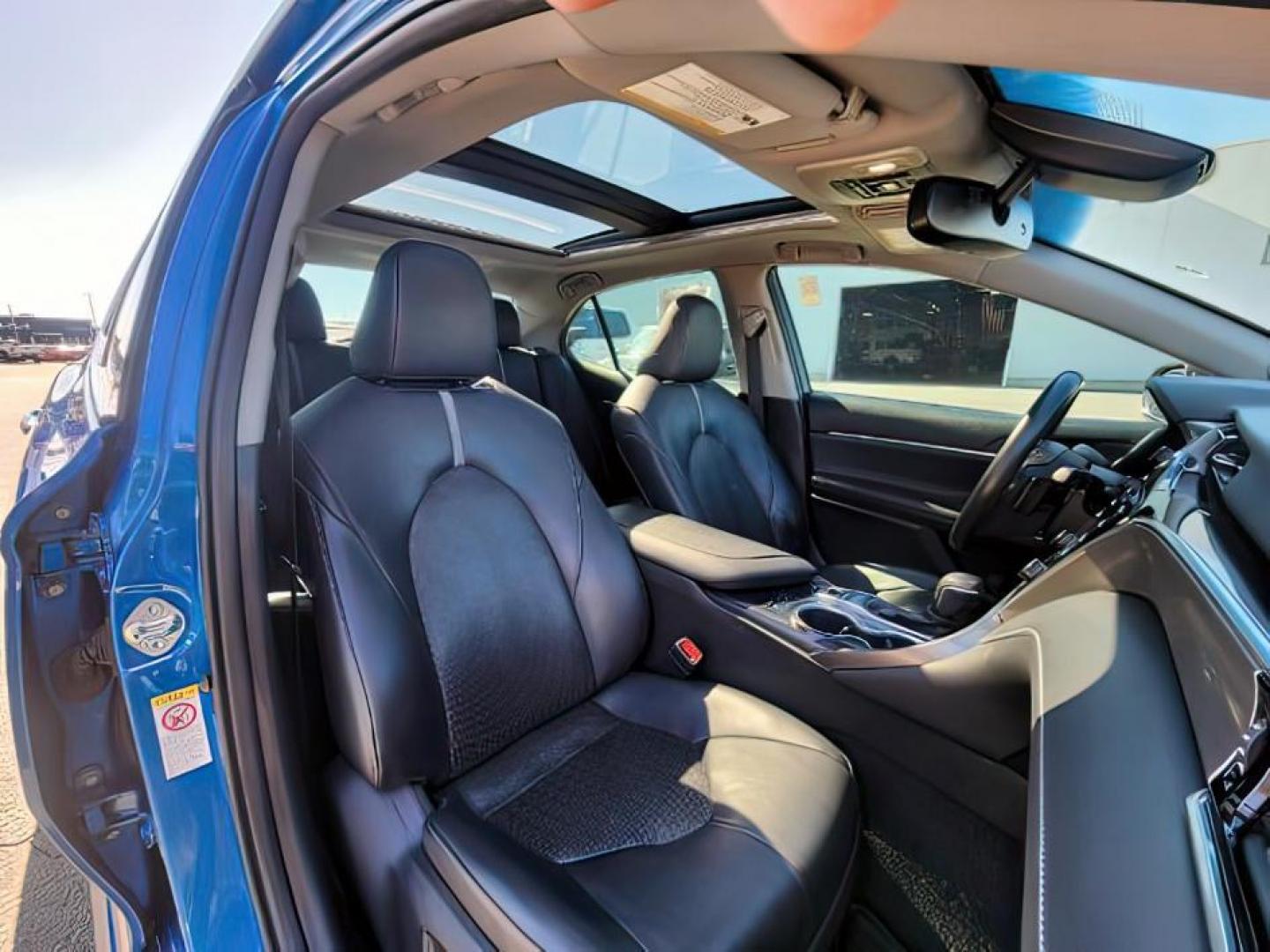 2018 Blue Streak Metallic /Black Toyota Camry (4T1BZ1HK0JU) with an 35L V-6 portdirect injection engine, Automatic transmission, located at 1175 N Woodruff Ave, Idaho Falls, ID, 83401, 43.506901, -111.999657 - At Timberline Auto, finding a great deal on your next vehicle is always easy! Our experienced sales staff's goal is to help find you the right vehicle at the right price! Our knowledgeable finance department has options for almost any credit score. We offer extended service contract options to prote - Photo#17