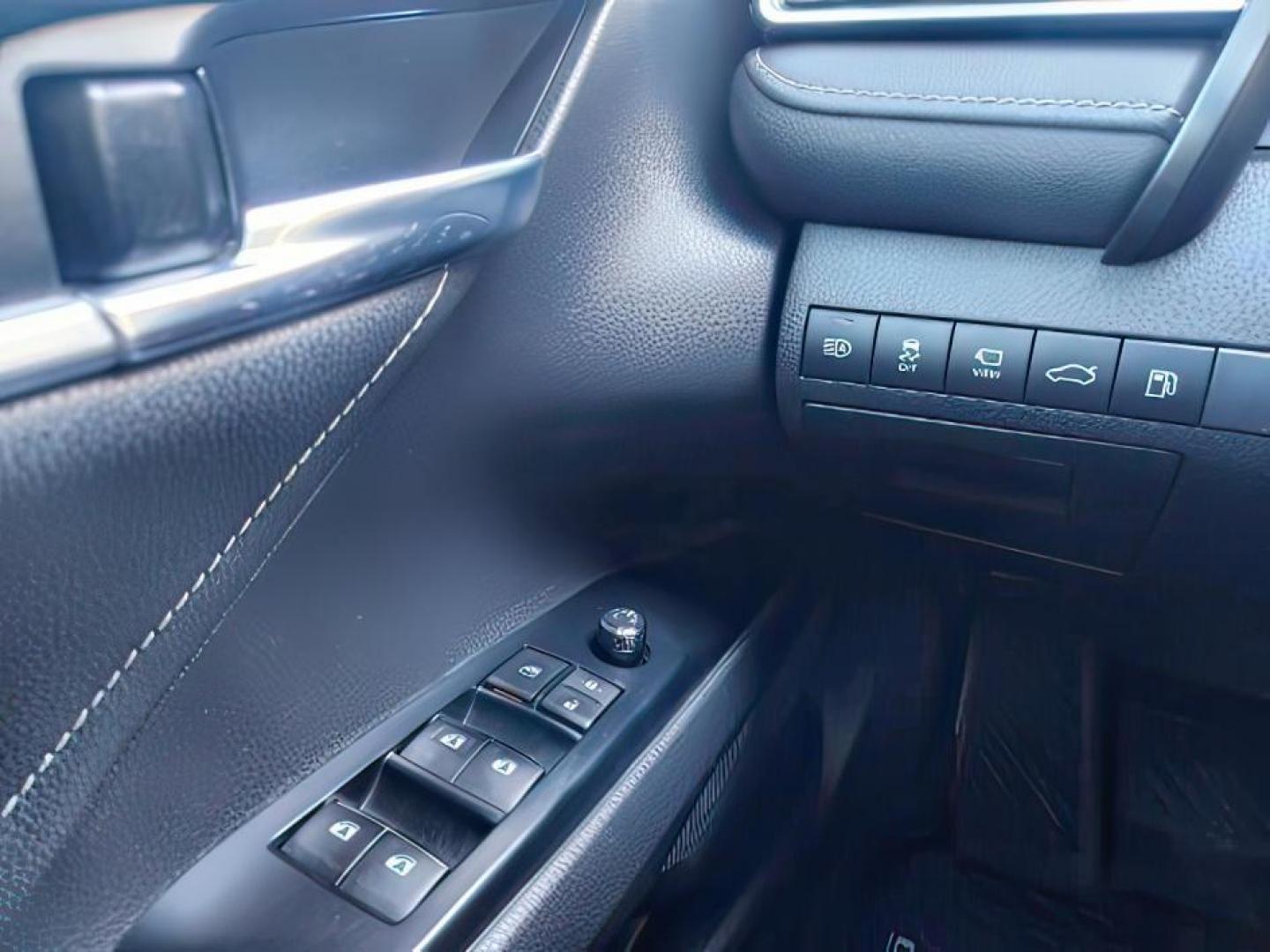 2018 Blue Streak Metallic /Black Toyota Camry (4T1BZ1HK0JU) with an 35L V-6 portdirect injection engine, Automatic transmission, located at 1175 N Woodruff Ave, Idaho Falls, ID, 83401, 43.506901, -111.999657 - At Timberline Auto, finding a great deal on your next vehicle is always easy! Our experienced sales staff's goal is to help find you the right vehicle at the right price! Our knowledgeable finance department has options for almost any credit score. We offer extended service contract options to prote - Photo#24