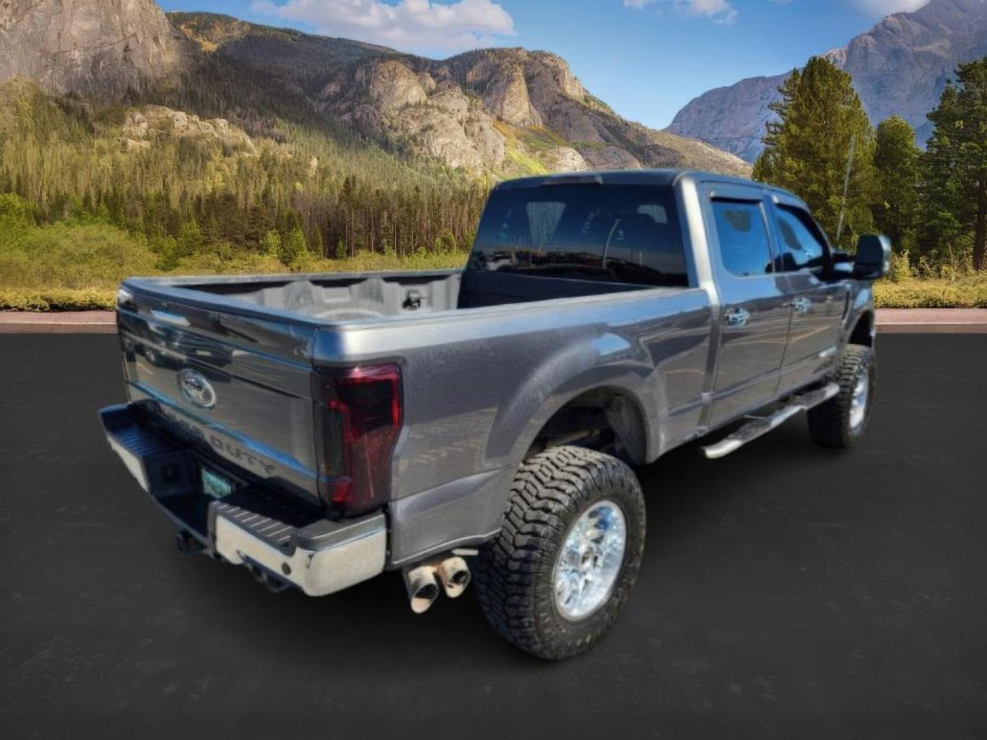 2019 GRAY /Medium Earth Gray Ford F-250 (1FT7W2BT0KE) with an Powerstroke 67L V-8 diesel direct injection engine, Automatic transmission, located at 1175 N Woodruff Ave, Idaho Falls, ID, 83401, 43.506901, -111.999657 - At Timberline Auto, finding a great deal on your next vehicle is always easy! Our experienced sales staff's goal is to help find you the right vehicle at the right price! Our knowledgeable finance department has options for almost any credit score. We offer extended service contract options to prote - Photo#5