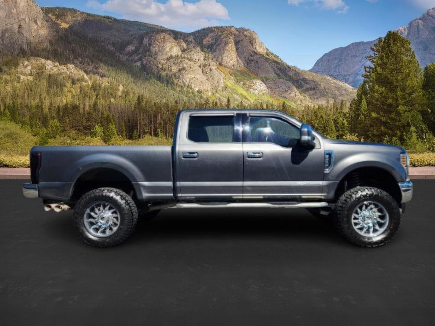 2019 GRAY /Medium Earth Gray Ford F-250 (1FT7W2BT0KE) with an Powerstroke 67L V-8 diesel direct injection engine, Automatic transmission, located at 1175 N Woodruff Ave, Idaho Falls, ID, 83401, 43.506901, -111.999657 - At Timberline Auto, finding a great deal on your next vehicle is always easy! Our experienced sales staff's goal is to help find you the right vehicle at the right price! Our knowledgeable finance department has options for almost any credit score. We offer extended service contract options to prote - Photo#6