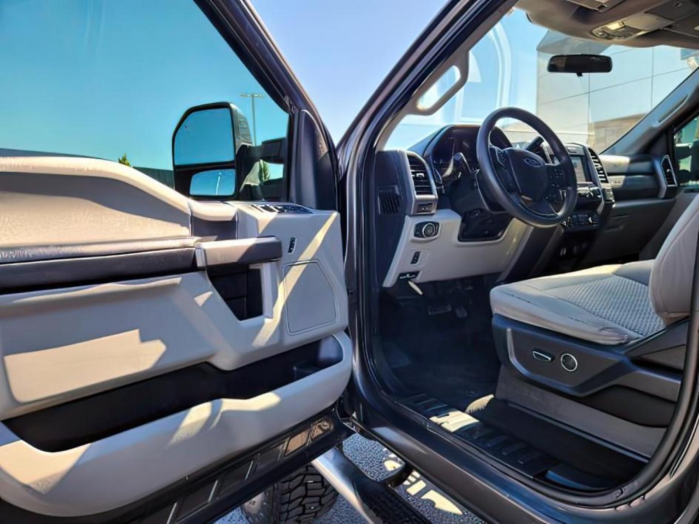 2019 GRAY /Medium Earth Gray Ford F-250 (1FT7W2BT0KE) with an Powerstroke 67L V-8 diesel direct injection engine, Automatic transmission, located at 1175 N Woodruff Ave, Idaho Falls, ID, 83401, 43.506901, -111.999657 - At Timberline Auto, finding a great deal on your next vehicle is always easy! Our experienced sales staff's goal is to help find you the right vehicle at the right price! Our knowledgeable finance department has options for almost any credit score. We offer extended service contract options to prote - Photo#12