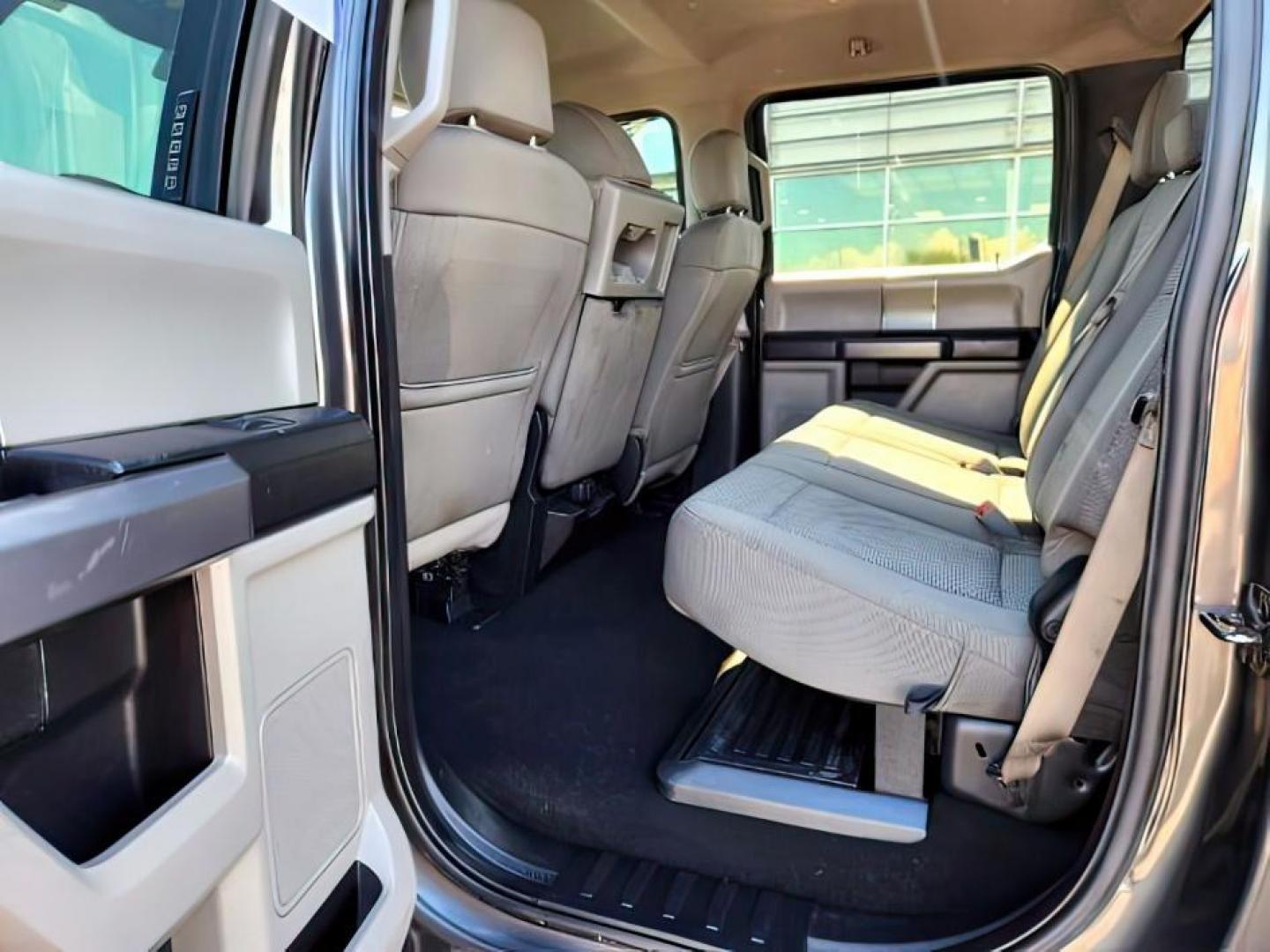 2019 GRAY /Medium Earth Gray Ford F-250 (1FT7W2BT0KE) with an Powerstroke 67L V-8 diesel direct injection engine, Automatic transmission, located at 1175 N Woodruff Ave, Idaho Falls, ID, 83401, 43.506901, -111.999657 - At Timberline Auto, finding a great deal on your next vehicle is always easy! Our experienced sales staff's goal is to help find you the right vehicle at the right price! Our knowledgeable finance department has options for almost any credit score. We offer extended service contract options to prote - Photo#13