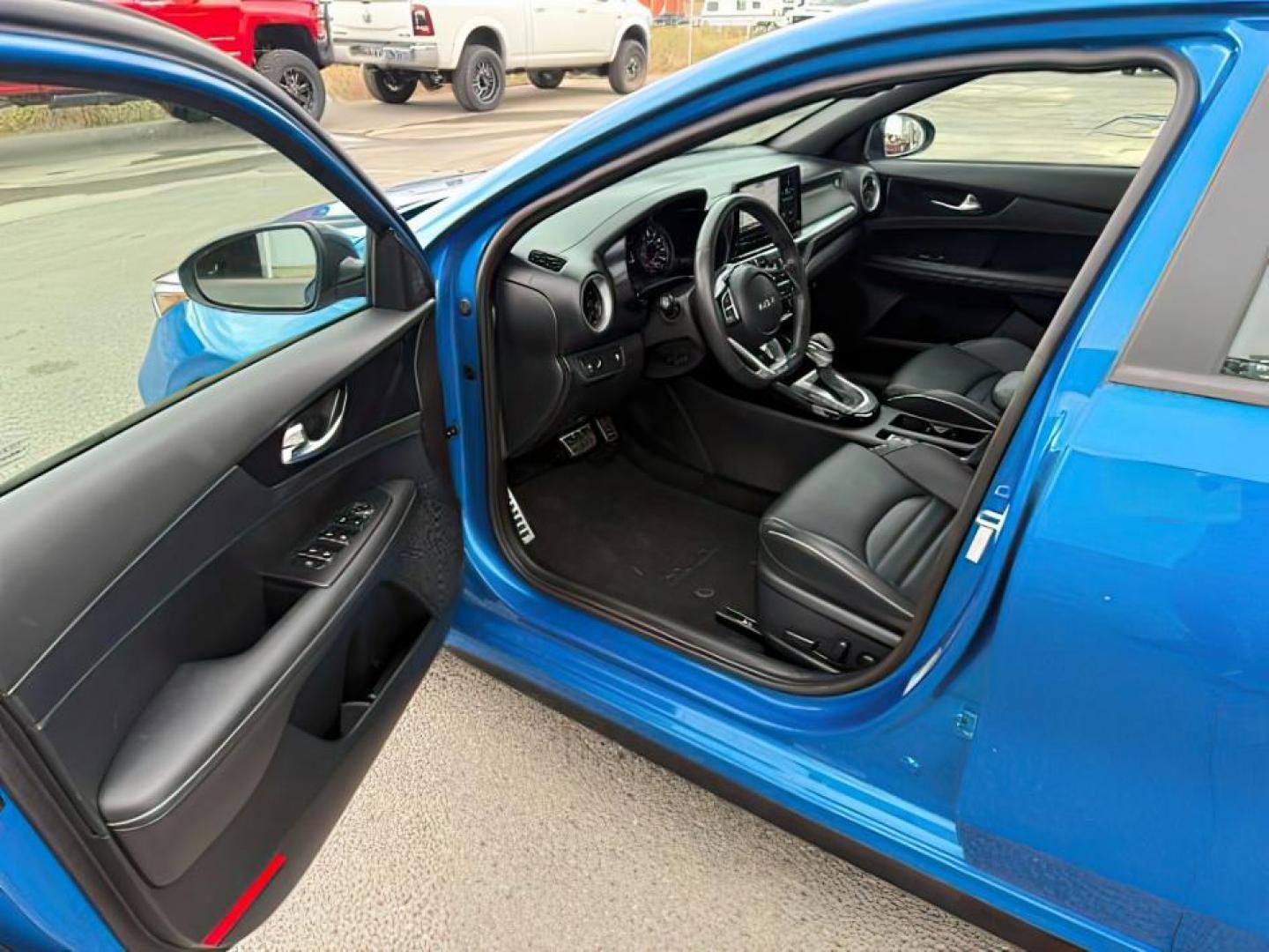 2024 BLUE /Black KIA Forte (3KPF54ADXRE) with an 2L I-4 DOHC engine, Automatic transmission, located at 1175 N Woodruff Ave, Idaho Falls, ID, 83401, 43.506901, -111.999657 - Photo#10
