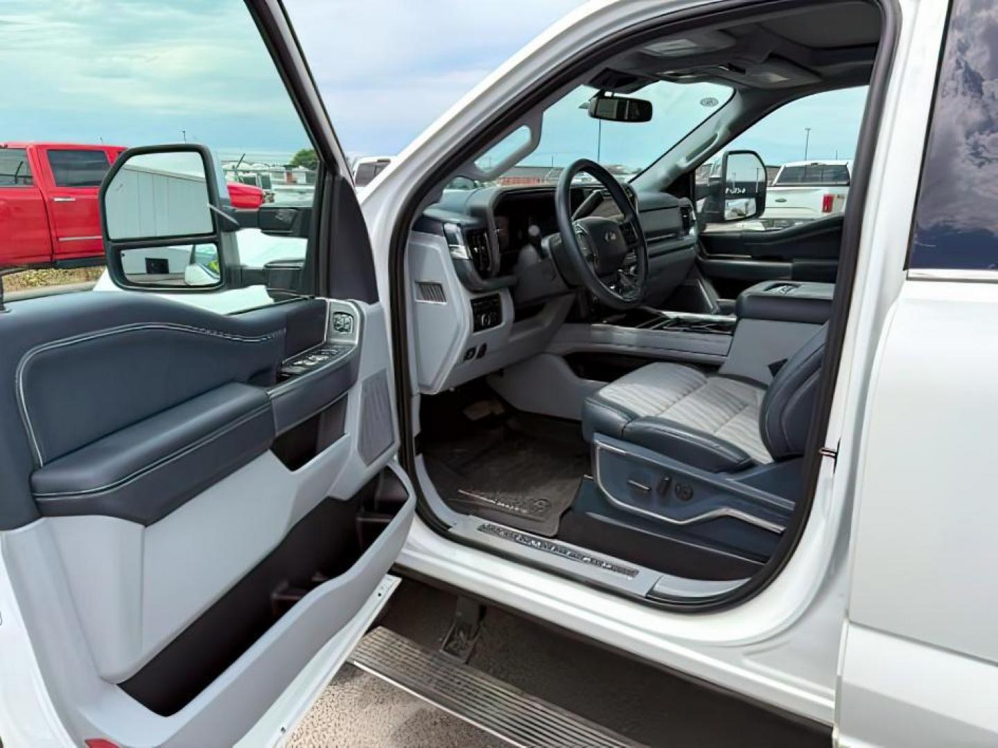2024 Star White Metallic Tri-Coat /Admiral Blue/Light Slate Ford F-350 (1FT8W3BM9RE) with an Powerstroke 67L V-8 diesel direct injection engine, Automatic transmission, located at 1175 N Woodruff Ave, Idaho Falls, ID, 83401, 43.506901, -111.999657 - Photo#11