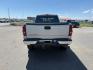 2006 PEWTER /Dark Charcoal Chevrolet Silverado 2500HD LT (1GCHK23D06F) with an Duramax 6.6L V-8 diesel direct injection engine, AUTOMATIC transmission, located at 1235 N Woodruff Ave., Idaho Falls, 83401, (208) 523-1053, 43.507172, -112.000488 - At Timberline Auto, finding a great deal on your next vehicle is always easy! Our experienced sales staff's goal is to help find you the right vehicle at the right price! Our knowledgeable finance department has options for almost any credit score. We offer extended service contract options to prote - Photo#21