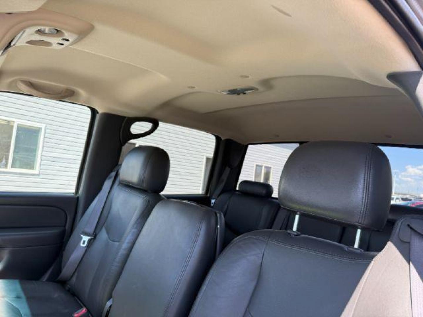 2006 PEWTER /Dark Charcoal Chevrolet Silverado 2500HD LT (1GCHK23D06F) with an Duramax 6.6L V-8 diesel direct injection engine, AUTOMATIC transmission, located at 1235 N Woodruff Ave., Idaho Falls, 83401, (208) 523-1053, 43.507172, -112.000488 - At Timberline Auto, finding a great deal on your next vehicle is always easy! Our experienced sales staff's goal is to help find you the right vehicle at the right price! Our knowledgeable finance department has options for almost any credit score. We offer extended service contract options to prote - Photo#32