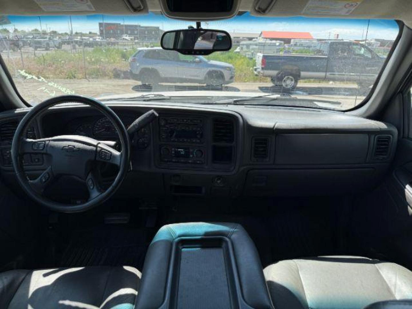 2006 PEWTER /Dark Charcoal Chevrolet Silverado 2500HD LT (1GCHK23D06F) with an Duramax 6.6L V-8 diesel direct injection engine, AUTOMATIC transmission, located at 1235 N Woodruff Ave., Idaho Falls, 83401, (208) 523-1053, 43.507172, -112.000488 - At Timberline Auto, finding a great deal on your next vehicle is always easy! Our experienced sales staff's goal is to help find you the right vehicle at the right price! Our knowledgeable finance department has options for almost any credit score. We offer extended service contract options to prote - Photo#34