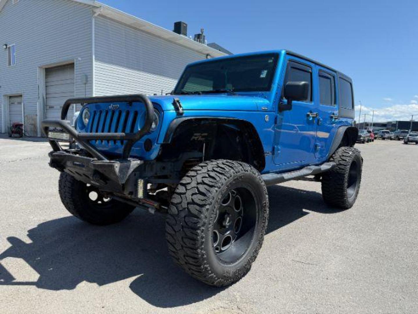 2010 BLUE /Dark Slate Gray/Med Slate Gray Jeep Wrangler Unlimited (1J4BA3H18AL) with an 38L V-6 regular unleaded engine, Automatic transmission, located at 1175 N Woodruff Ave, Idaho Falls, ID, 83401, 43.506901, -111.999657 - At Timberline Auto, finding a great deal on your next vehicle is always easy! Our experienced sales staff's goal is to help find you the right vehicle at the right price! Our knowledgeable finance department has options for almost any credit score. We offer extended service contract options to prote - Photo#17