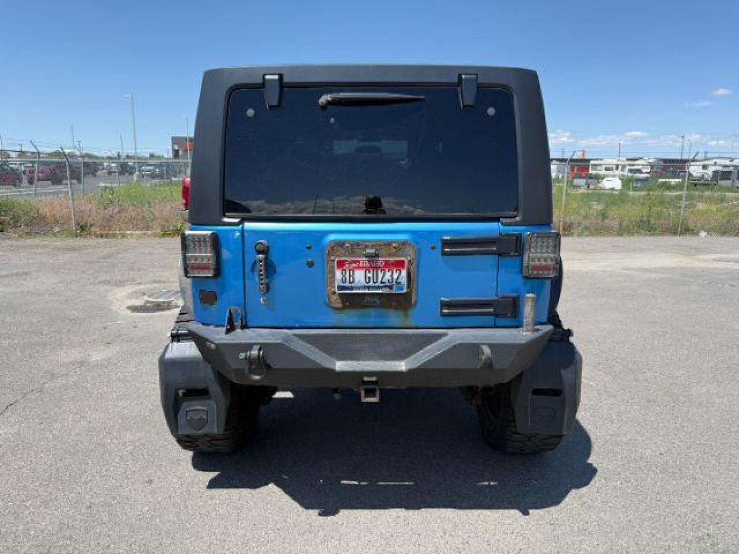 2010 BLUE /Dark Slate Gray/Med Slate Gray Jeep Wrangler Unlimited (1J4BA3H18AL) with an 38L V-6 regular unleaded engine, Automatic transmission, located at 1175 N Woodruff Ave, Idaho Falls, ID, 83401, 43.506901, -111.999657 - At Timberline Auto, finding a great deal on your next vehicle is always easy! Our experienced sales staff's goal is to help find you the right vehicle at the right price! Our knowledgeable finance department has options for almost any credit score. We offer extended service contract options to prote - Photo#20