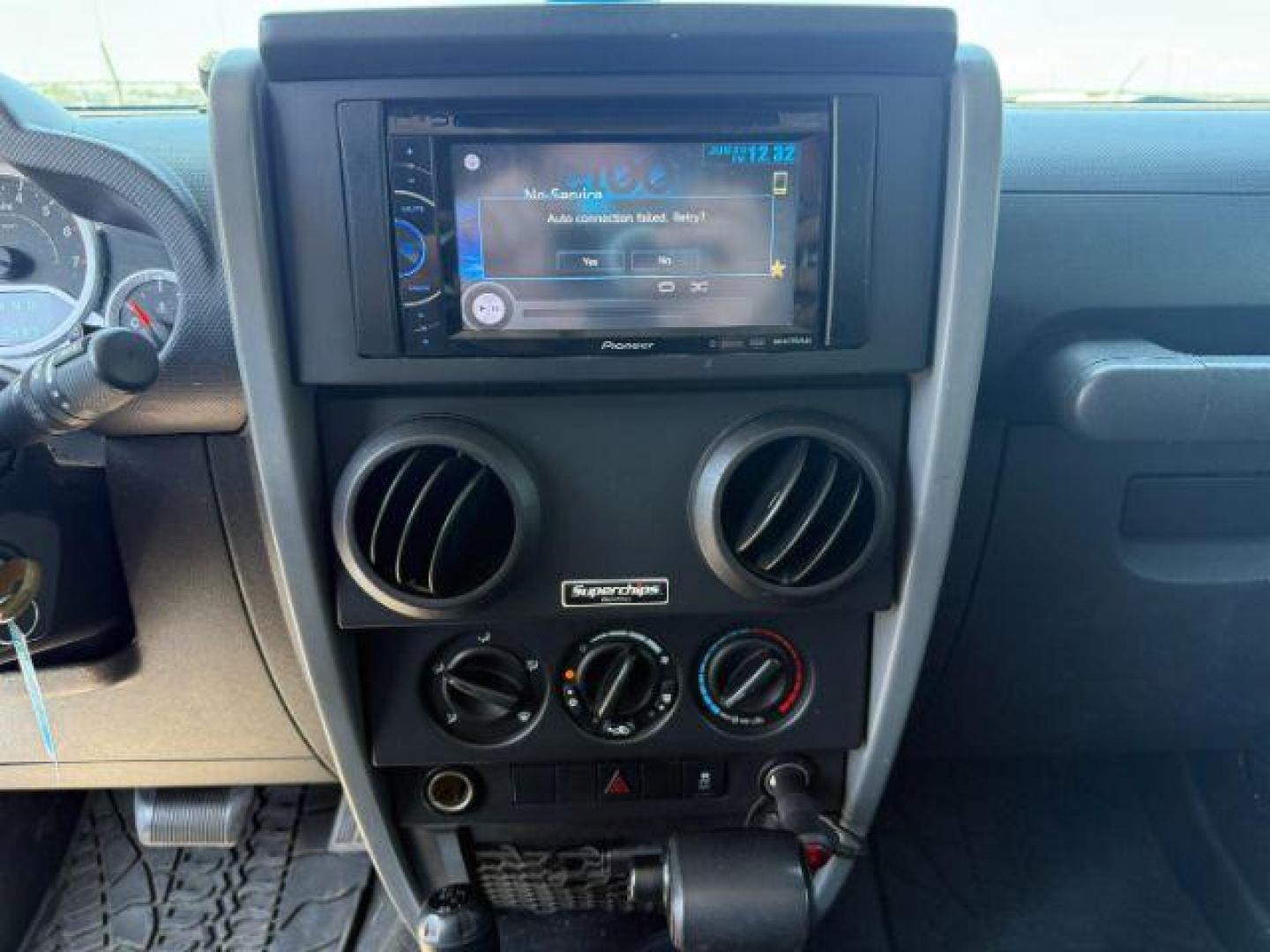 2010 BLUE /Dark Slate Gray/Med Slate Gray Jeep Wrangler Unlimited (1J4BA3H18AL) with an 38L V-6 regular unleaded engine, Automatic transmission, located at 1175 N Woodruff Ave, Idaho Falls, ID, 83401, 43.506901, -111.999657 - At Timberline Auto, finding a great deal on your next vehicle is always easy! Our experienced sales staff's goal is to help find you the right vehicle at the right price! Our knowledgeable finance department has options for almost any credit score. We offer extended service contract options to prote - Photo#29