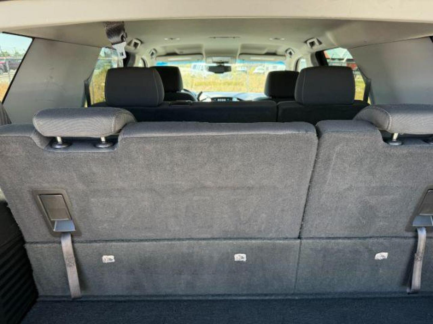 2020 GRAY /Jet Black GMC Yukon (1GKS2AKC2LR) with an EcoTec3 53L V-8 gasoline direct injection engine, Automatic transmission, located at 1175 N Woodruff Ave, Idaho Falls, ID, 83401, 43.506901, -111.999657 - At Timberline Auto, finding a great deal on your next vehicle is always easy! Our experienced sales staff's goal is to help find you the right vehicle at the right price! Our knowledgeable finance department has options for almost any credit score. We offer extended service contract options to prote - Photo#34