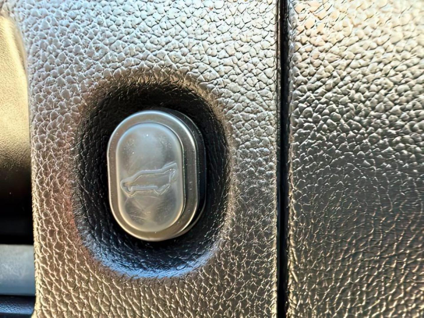 2020 GRAY /Jet Black GMC Yukon (1GKS2AKC2LR) with an EcoTec3 53L V-8 gasoline direct injection engine, Automatic transmission, located at 1175 N Woodruff Ave, Idaho Falls, ID, 83401, 43.506901, -111.999657 - At Timberline Auto, finding a great deal on your next vehicle is always easy! Our experienced sales staff's goal is to help find you the right vehicle at the right price! Our knowledgeable finance department has options for almost any credit score. We offer extended service contract options to prote - Photo#6