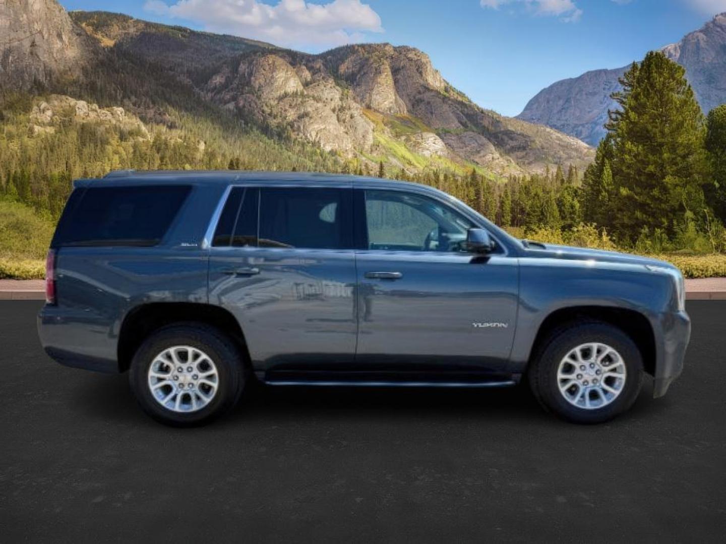 2020 GRAY /Jet Black GMC Yukon (1GKS2AKC2LR) with an EcoTec3 53L V-8 gasoline direct injection engine, Automatic transmission, located at 1175 N Woodruff Ave, Idaho Falls, ID, 83401, 43.506901, -111.999657 - At Timberline Auto, finding a great deal on your next vehicle is always easy! Our experienced sales staff's goal is to help find you the right vehicle at the right price! Our knowledgeable finance department has options for almost any credit score. We offer extended service contract options to prote - Photo#9