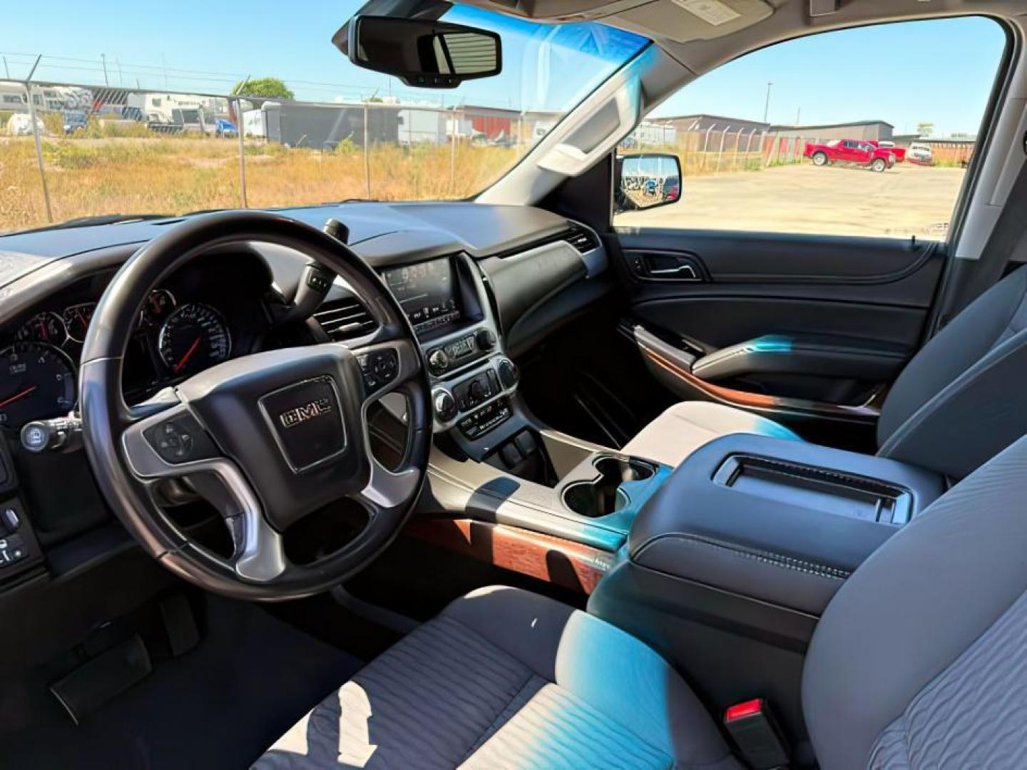 2020 GRAY /Jet Black GMC Yukon (1GKS2AKC2LR) with an EcoTec3 53L V-8 gasoline direct injection engine, Automatic transmission, located at 1175 N Woodruff Ave, Idaho Falls, ID, 83401, 43.506901, -111.999657 - At Timberline Auto, finding a great deal on your next vehicle is always easy! Our experienced sales staff's goal is to help find you the right vehicle at the right price! Our knowledgeable finance department has options for almost any credit score. We offer extended service contract options to prote - Photo#15