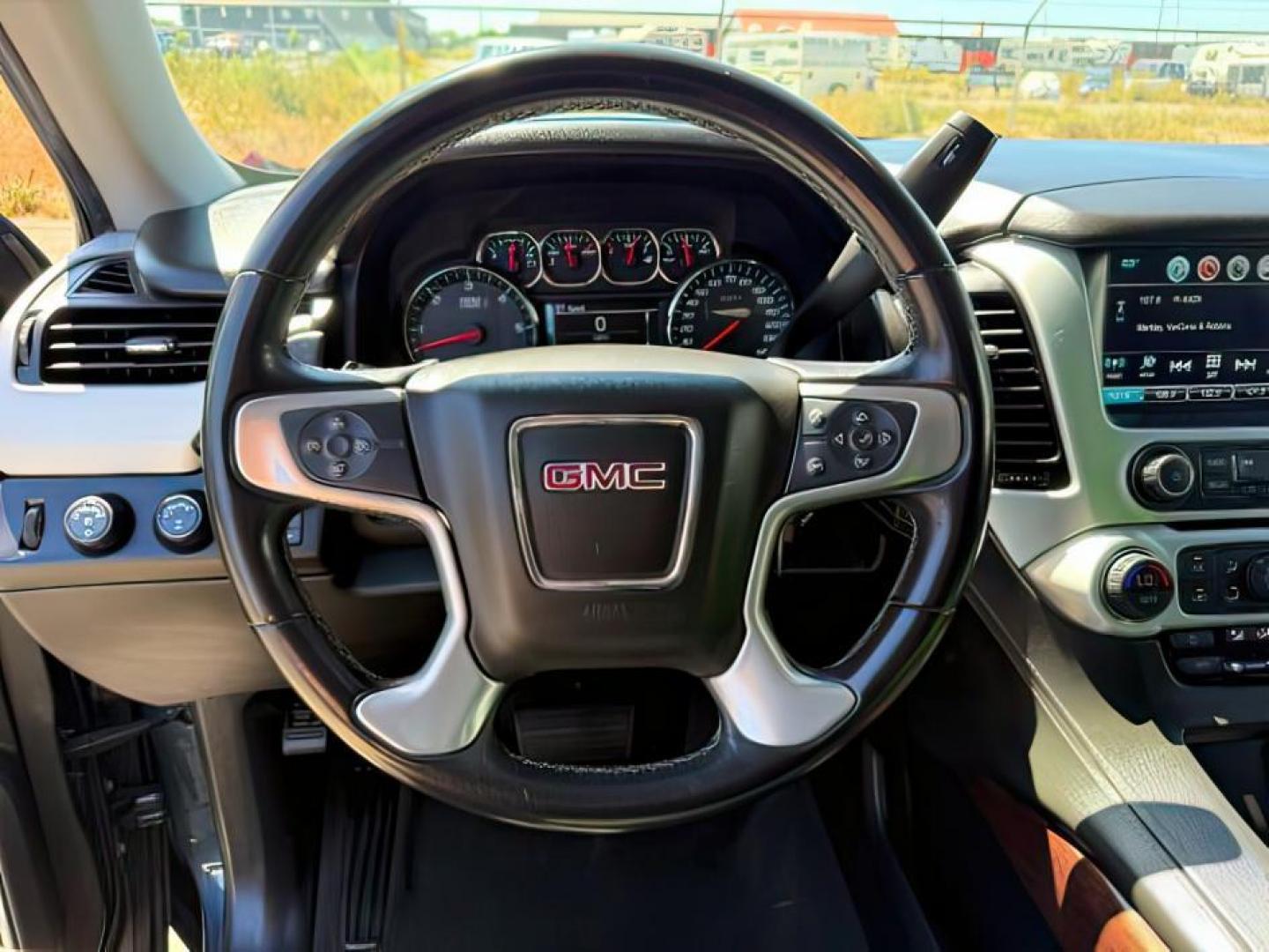 2020 GRAY /Jet Black GMC Yukon (1GKS2AKC2LR) with an EcoTec3 53L V-8 gasoline direct injection engine, Automatic transmission, located at 1175 N Woodruff Ave, Idaho Falls, ID, 83401, 43.506901, -111.999657 - At Timberline Auto, finding a great deal on your next vehicle is always easy! Our experienced sales staff's goal is to help find you the right vehicle at the right price! Our knowledgeable finance department has options for almost any credit score. We offer extended service contract options to prote - Photo#16