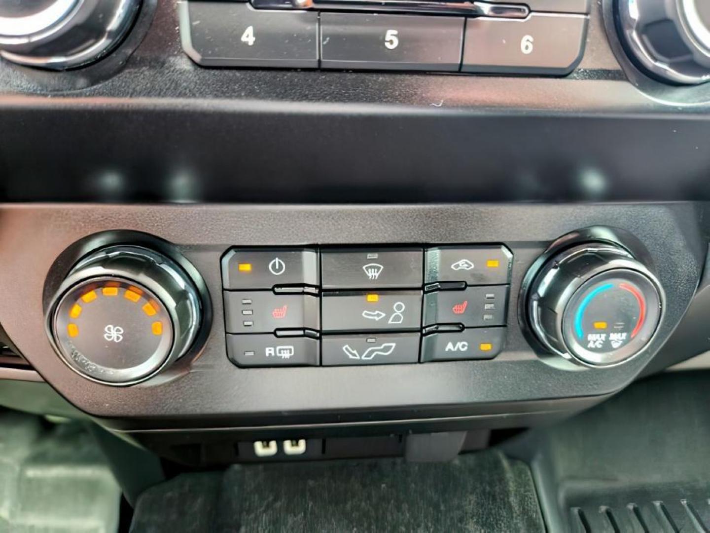 2020 Blue Jeans Metallic /LEATHER Ford F-150 (1FTEW1E44LK) with an EcoBoost 35L V-6 portdirect injection engine, Automatic transmission, located at 1175 N Woodruff Ave, Idaho Falls, ID, 83401, 43.506901, -111.999657 - At Timberline Auto, finding a great deal on your next vehicle is always easy! Our experienced sales staff's goal is to help find you the right vehicle at the right price! Our knowledgeable finance department has options for almost any credit score. We offer extended service contract options to prote - Photo#21
