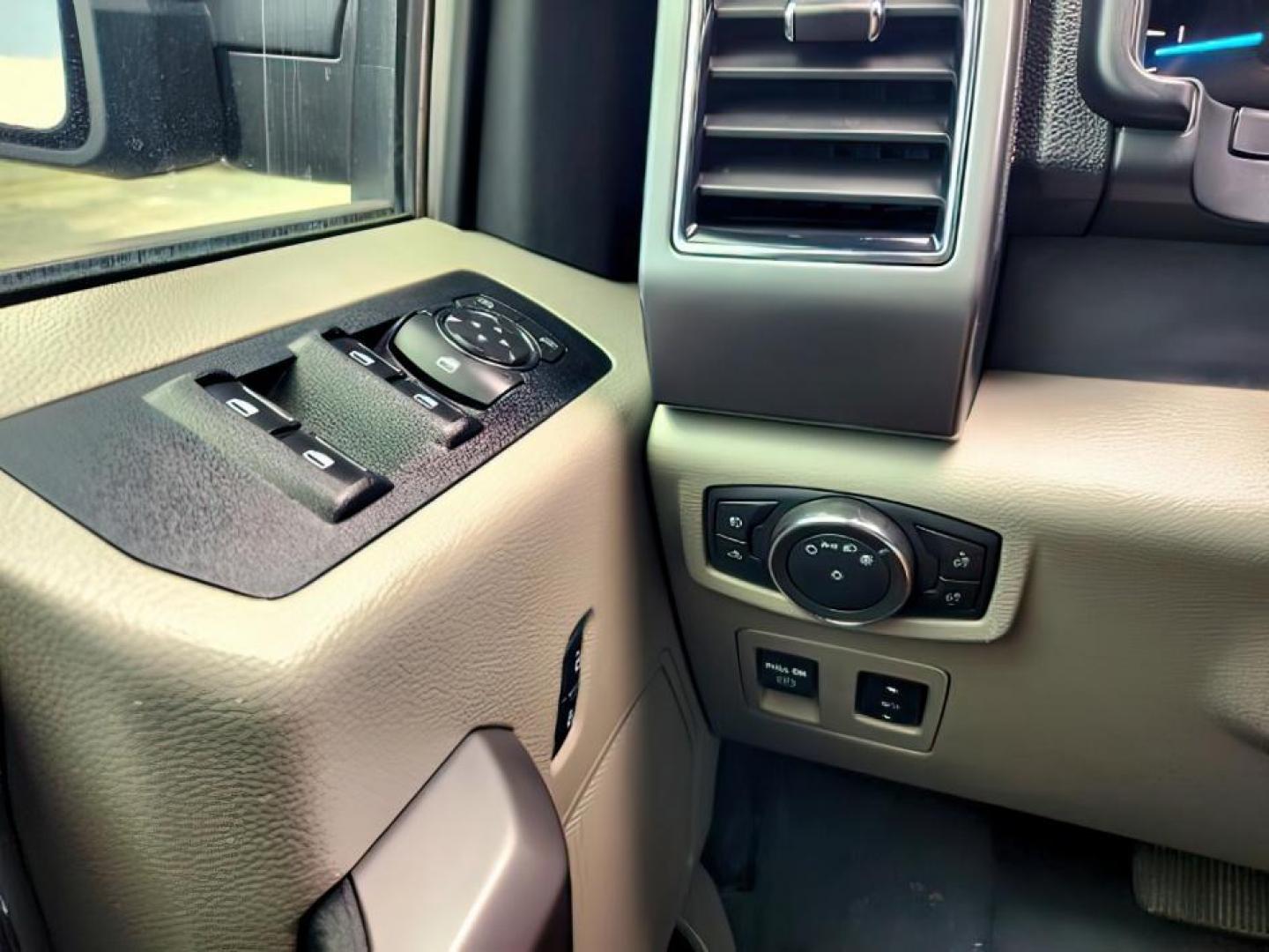 2020 Blue Jeans Metallic /LEATHER Ford F-150 (1FTEW1E44LK) with an EcoBoost 35L V-6 portdirect injection engine, Automatic transmission, located at 1175 N Woodruff Ave, Idaho Falls, ID, 83401, 43.506901, -111.999657 - At Timberline Auto, finding a great deal on your next vehicle is always easy! Our experienced sales staff's goal is to help find you the right vehicle at the right price! Our knowledgeable finance department has options for almost any credit score. We offer extended service contract options to prote - Photo#26