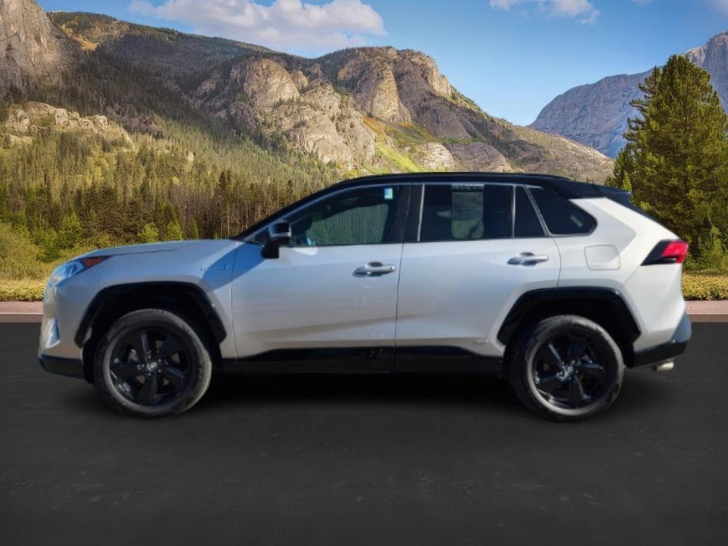 2020 Silver Sky Metallic w/Midnight Black Roof /Black Toyota RAV4 Hybrid (2T3EWRFV9LW) with an Dynamic Force 25L I-4 portdirect injection engine, Automatic transmission, located at 1175 N Woodruff Ave, Idaho Falls, ID, 83401, 43.506901, -111.999657 - At Timberline Auto, finding a great deal on your next vehicle is always easy! Our experienced sales staff's goal is to help find you the right vehicle at the right price! Our knowledgeable finance department has options for almost any credit score. We offer extended service contract options to prote - Photo#0