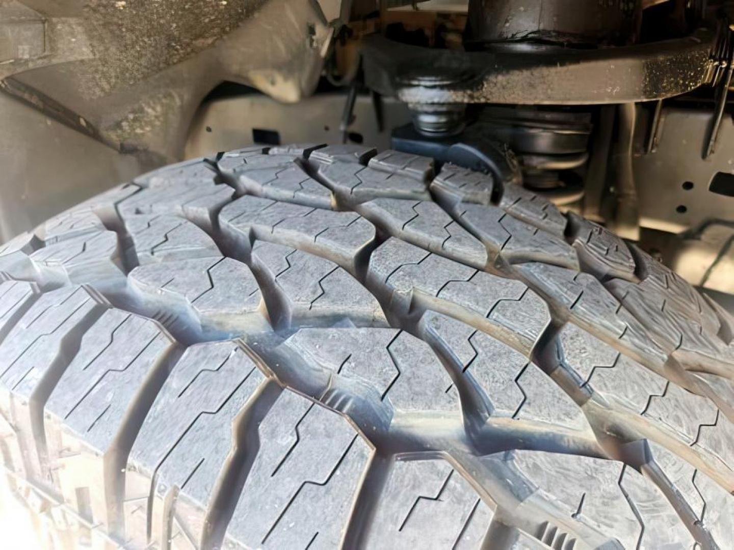 2014 RED /BLACK RAM 1500 LARAMIE (1C6RR7NT4ES) with an 5.7 engine, AUTOMATIC transmission, located at 1235 N Woodruff Ave., Idaho Falls, 83401, (208) 523-1053, 43.507172, -112.000488 - At Timberline Auto, finding a great deal on your next vehicle is always easy! Our experienced sales staff's goal is to help find you the right vehicle at the right price! Our knowledgeable finance department has options for almost any credit score. We offer extended service contract options to prote - Photo#8