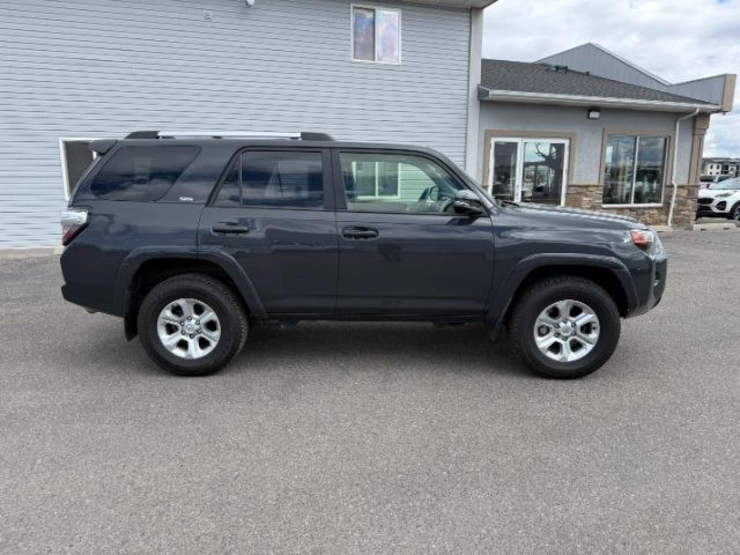 2024 GRAY /Black/Graphite Toyota 4Runner SR5 Premium (JTENU5JR3R6) with an 4L V-6 DOHC engine, AUTOMATIC transmission, located at 1235 N Woodruff Ave., Idaho Falls, 83401, (208) 523-1053, 43.507172, -112.000488 - Photo#40